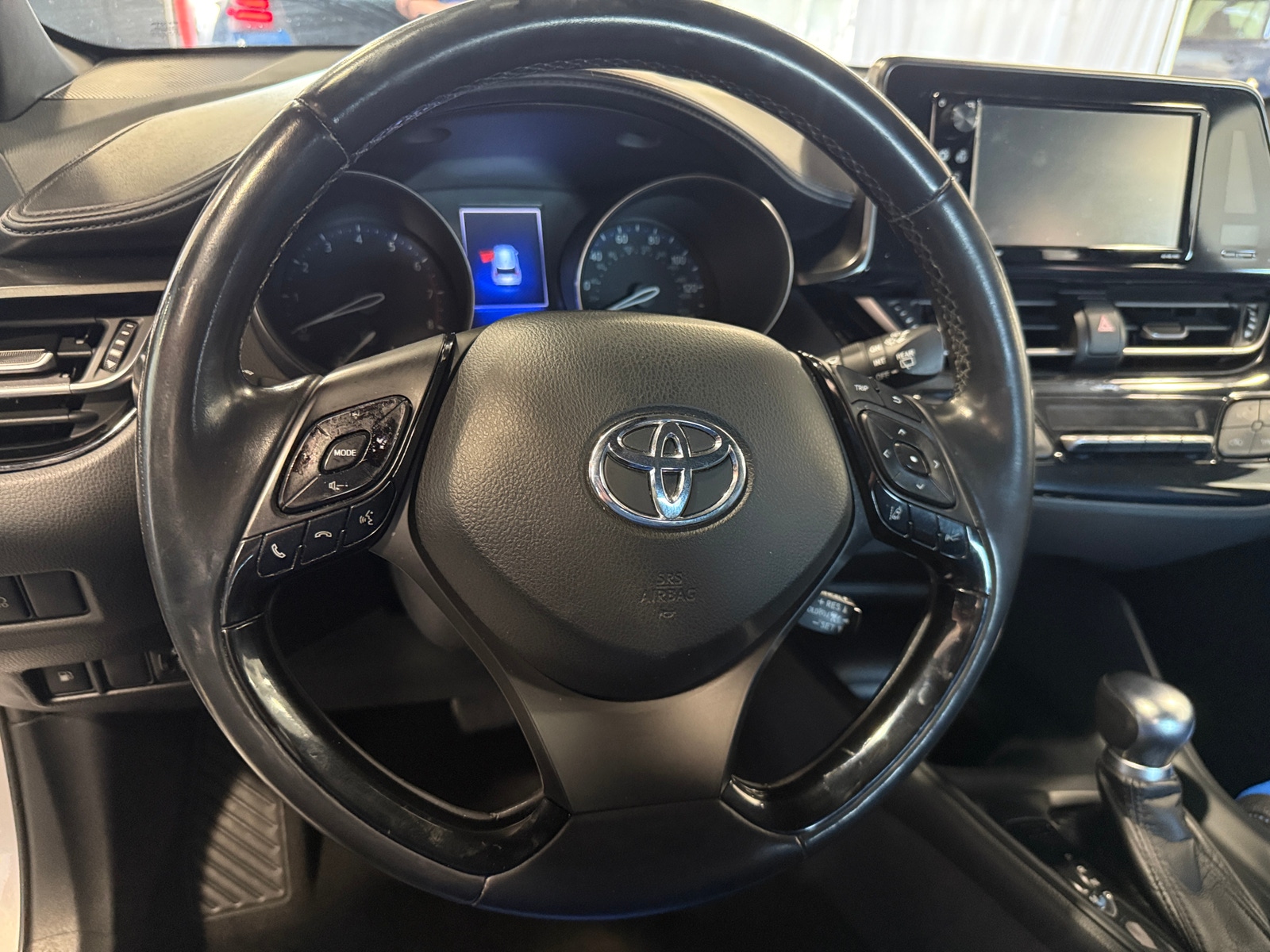 Thumbnail: 2018 Toyota C-HR - 4