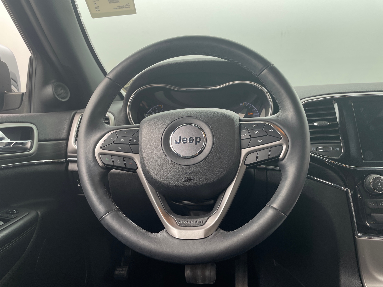 Thumbnail: 2019 Jeep Grand Cherokee - 5