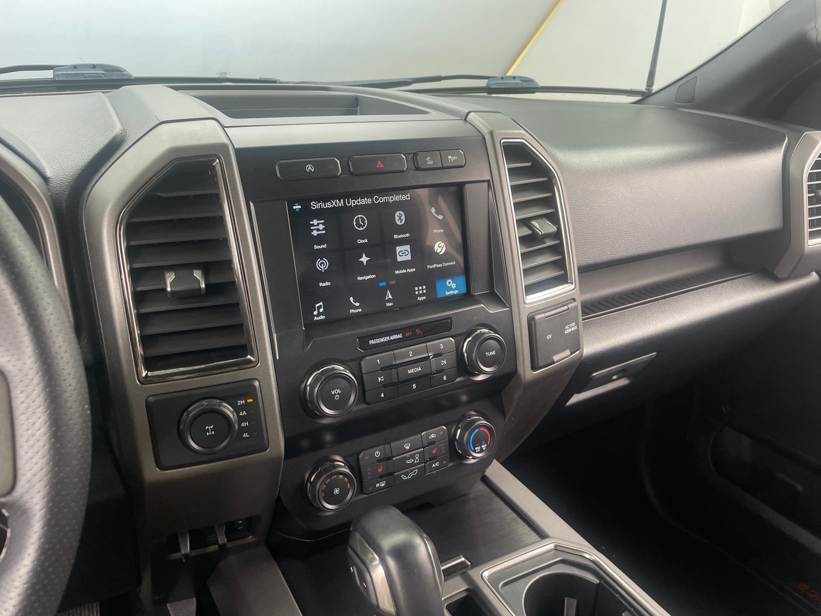 Thumbnail: 2019 Ford Econoline - 3