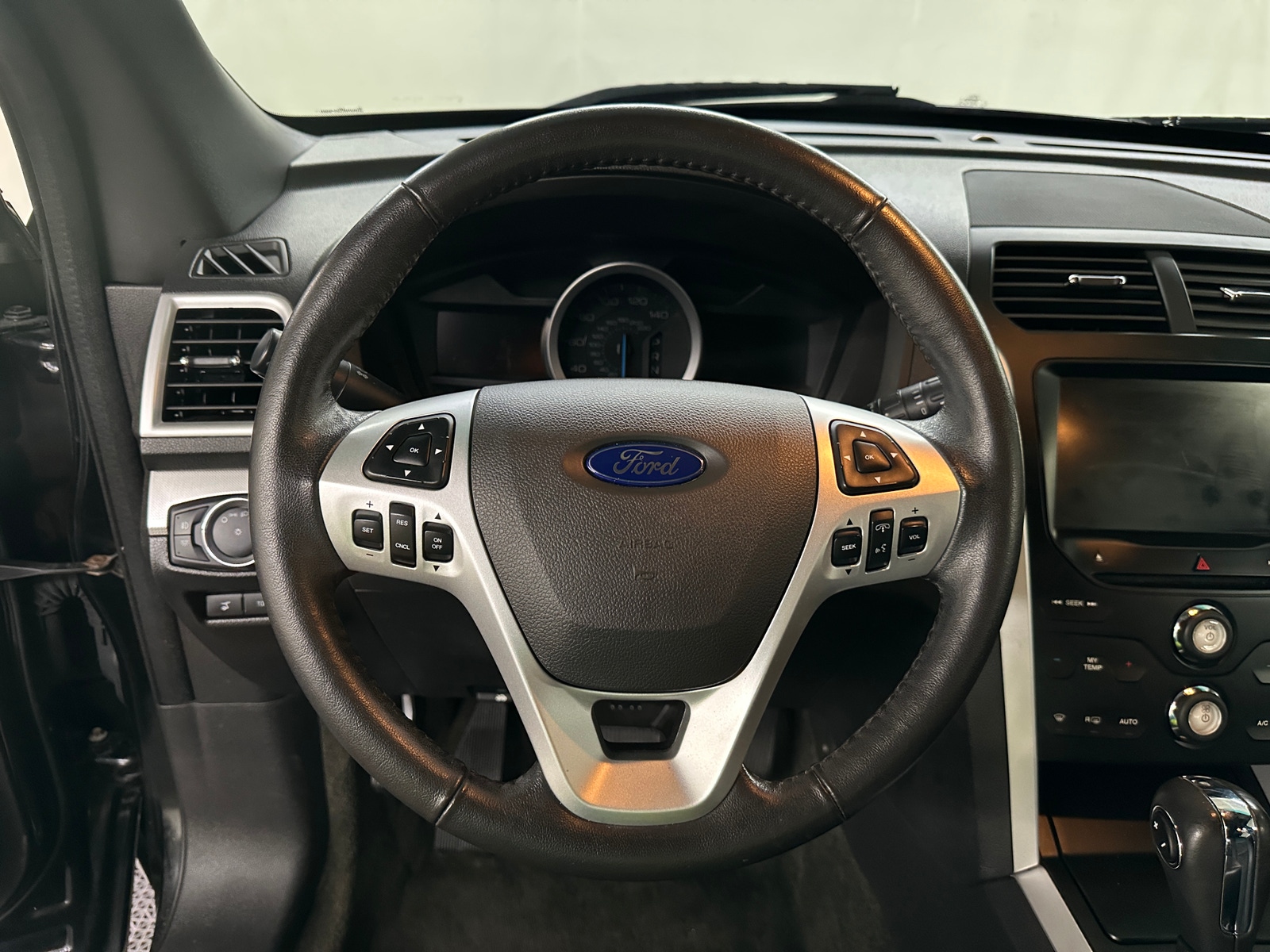 Thumbnail: 2015 Ford Explorer - 4