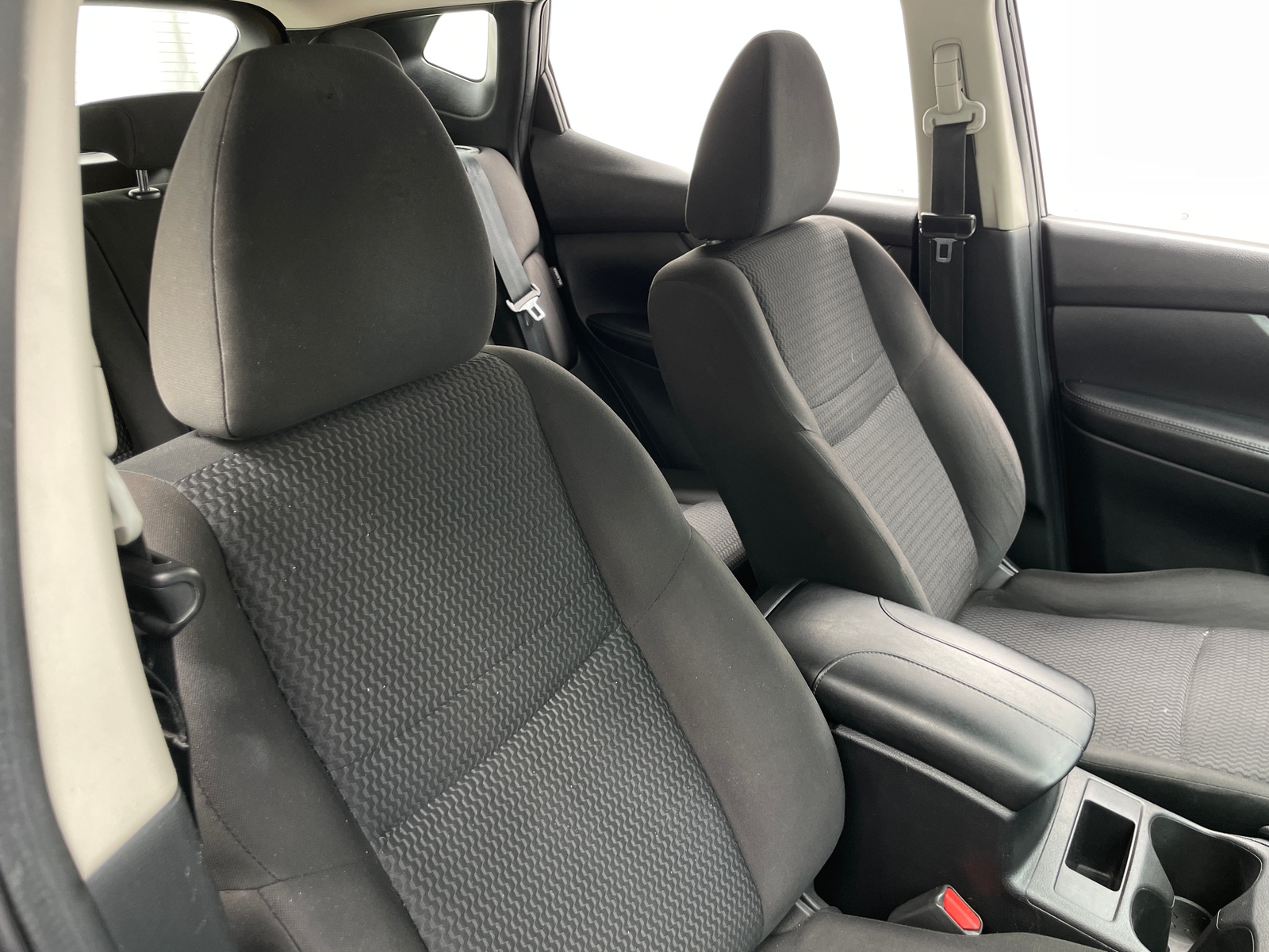 Thumbnail: 2021 Nissan Rogue Sport - 2