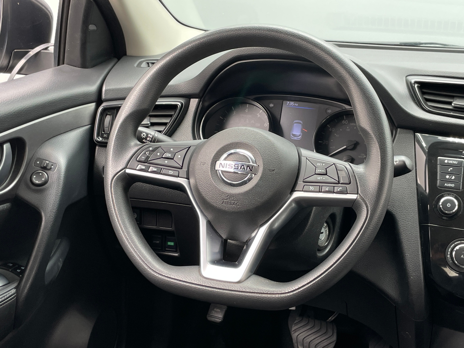 Thumbnail: 2021 Nissan Rogue Sport - 5