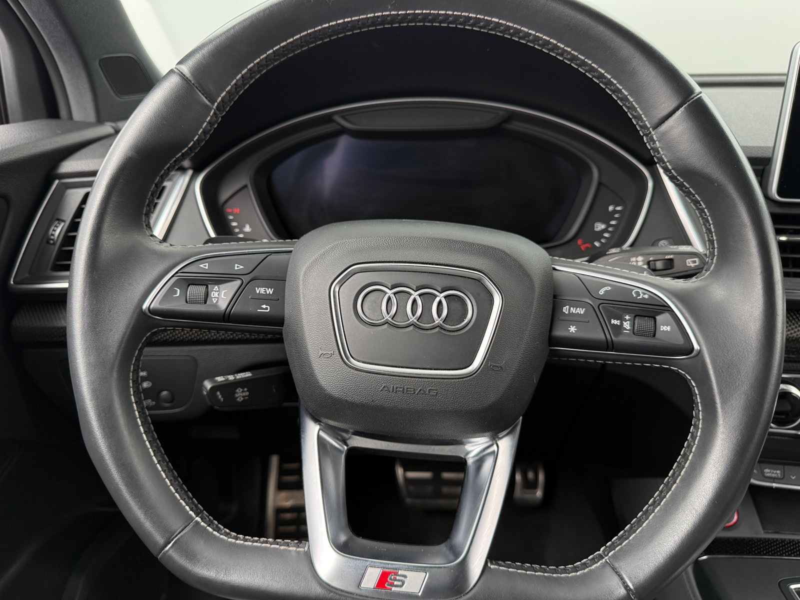 Thumbnail: 2019 Audi SQ5 - 4