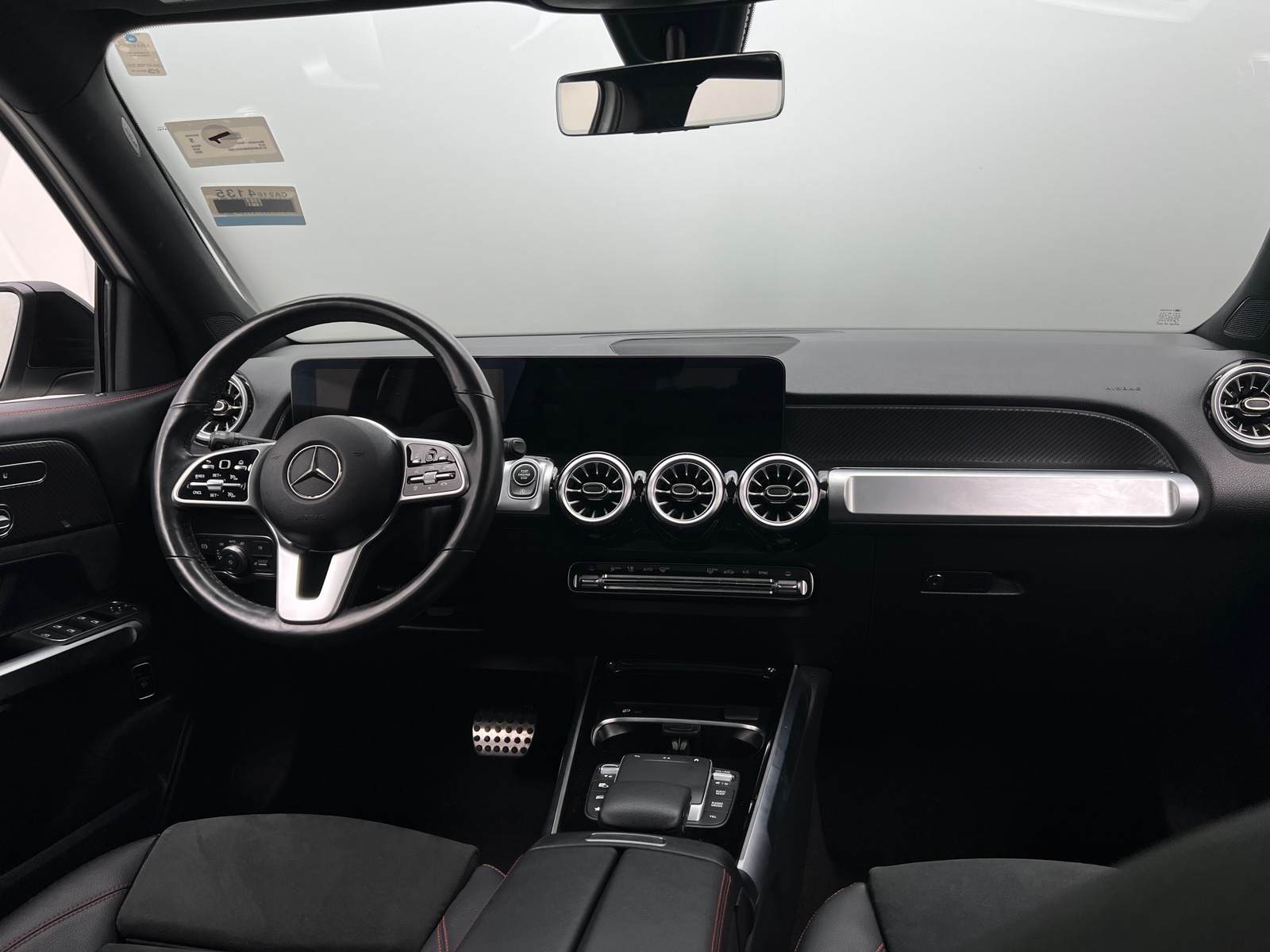 Thumbnail: 2022 Mercedes-Benz GLB - 2