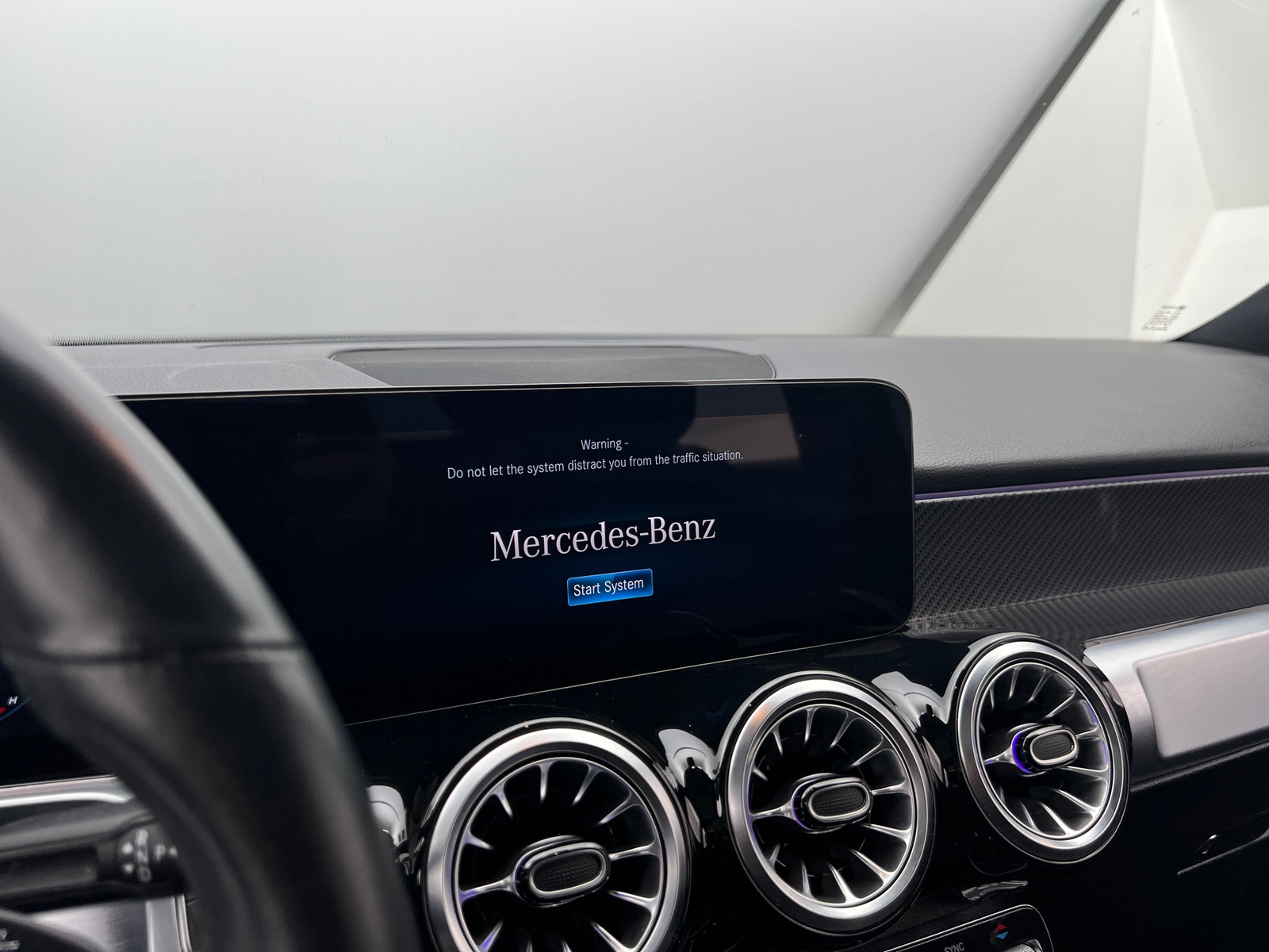 Thumbnail: 2022 Mercedes-Benz GLB - 3