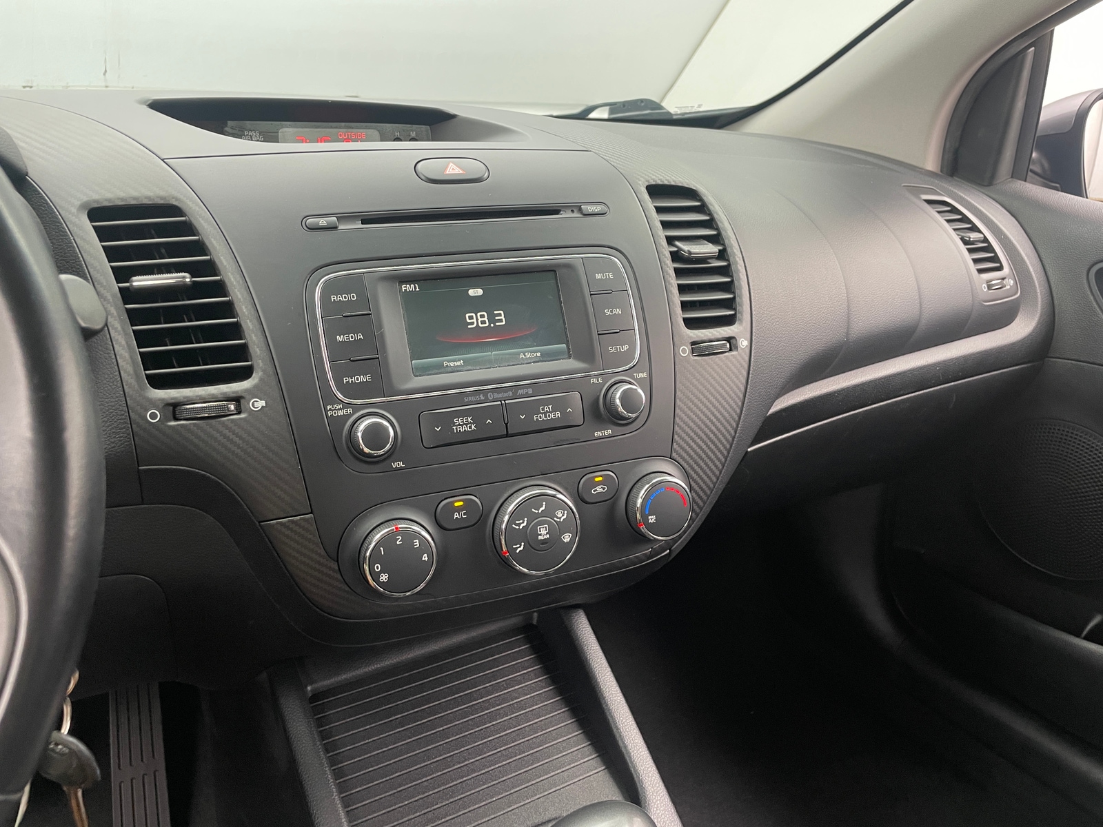 Thumbnail: 2016 Kia Forte - 3