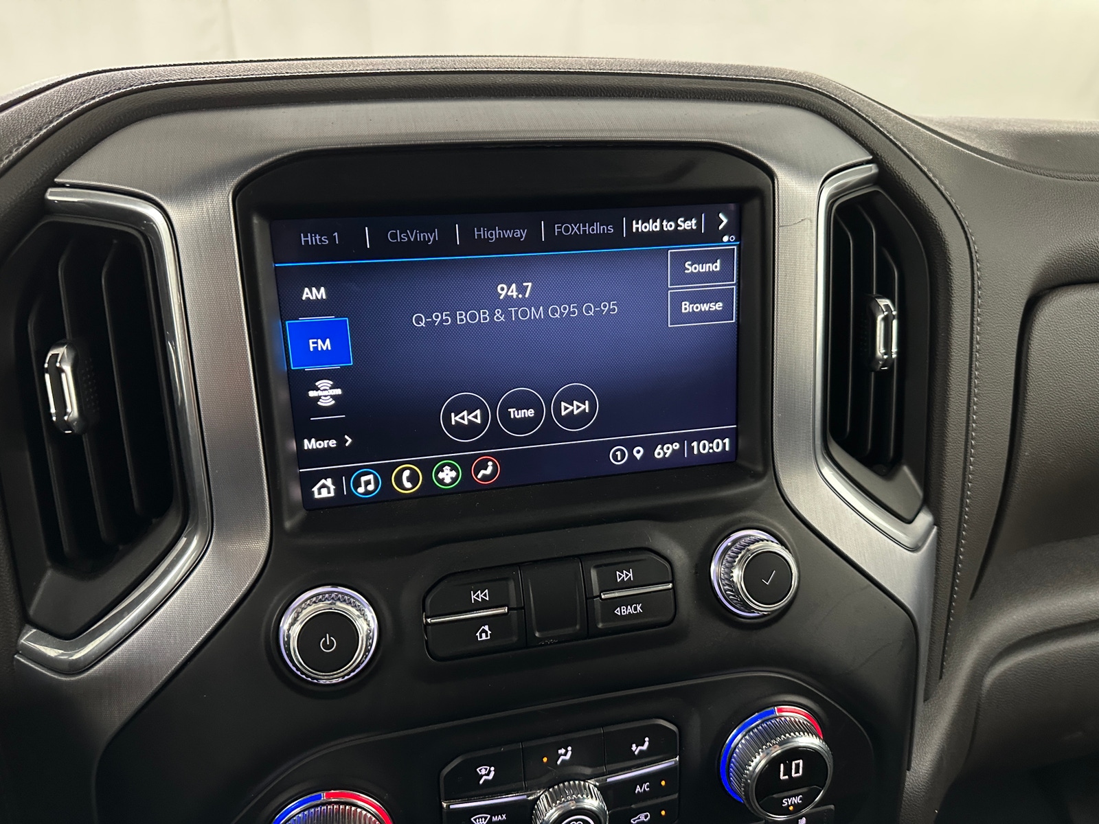 Thumbnail: 2022 GMC Sierra 2500 - 4