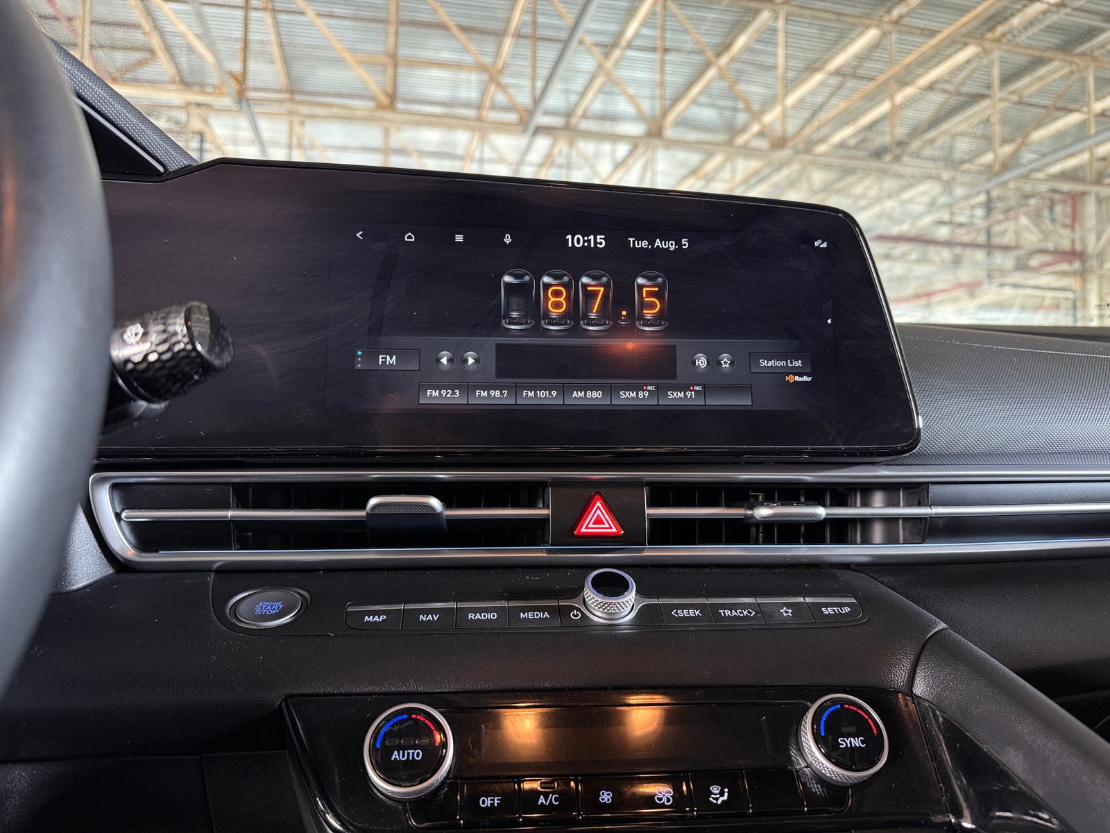 Thumbnail: 2023 Hyundai Elantra - 3