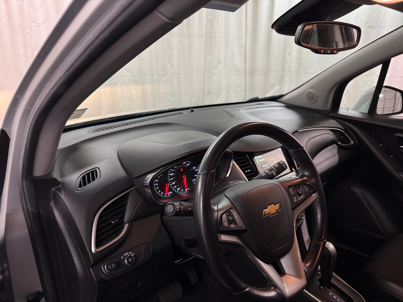 Thumbnail: 2019 Chevrolet Trax - 3