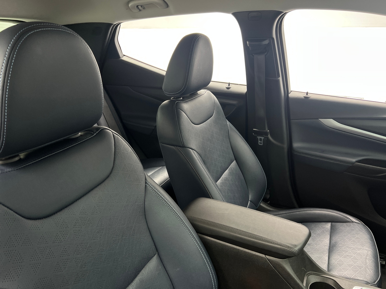 Thumbnail: 2023 Chevrolet Bolt EUV - 2