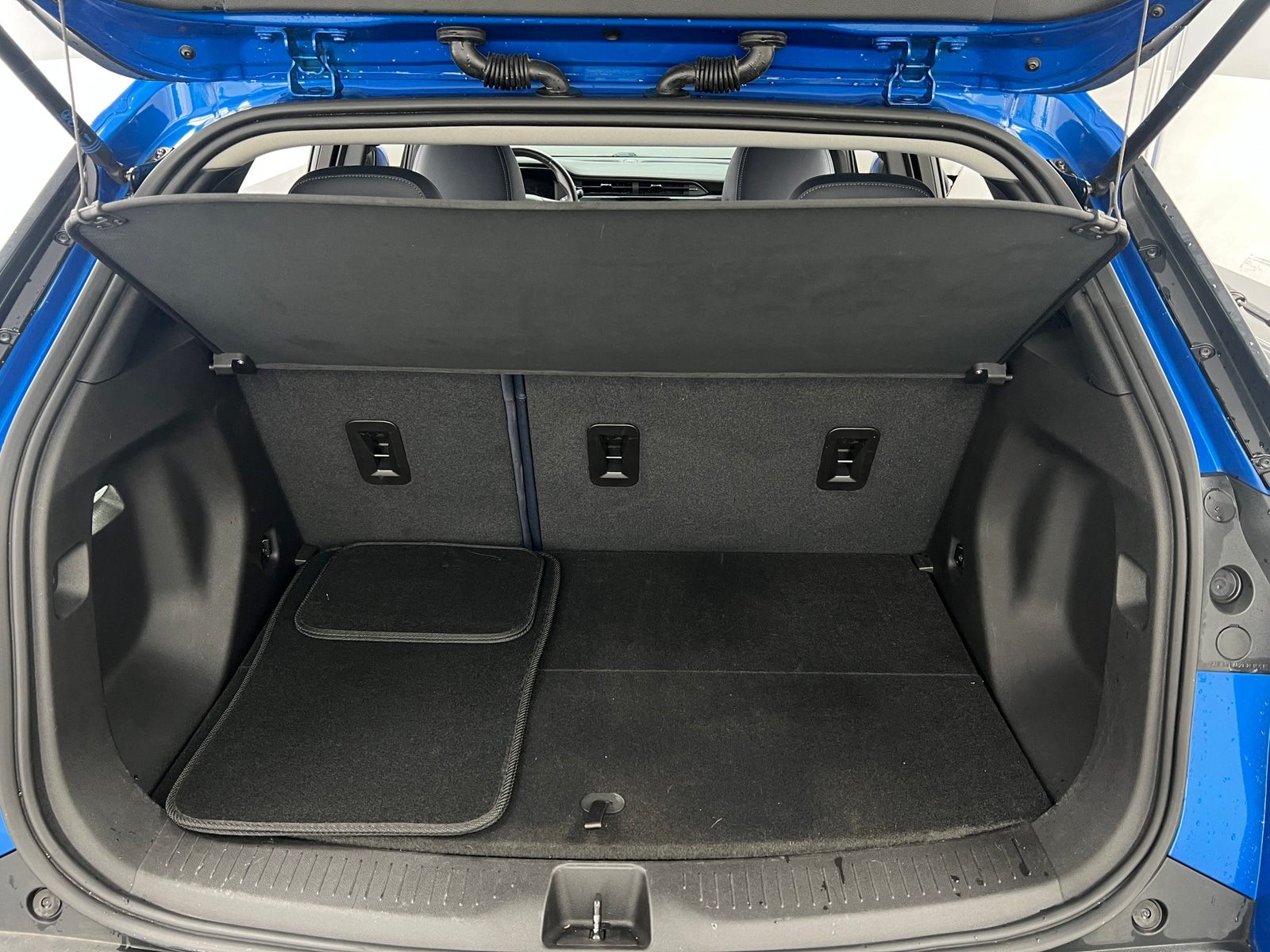 Thumbnail: 2023 Chevrolet Bolt EUV - 7
