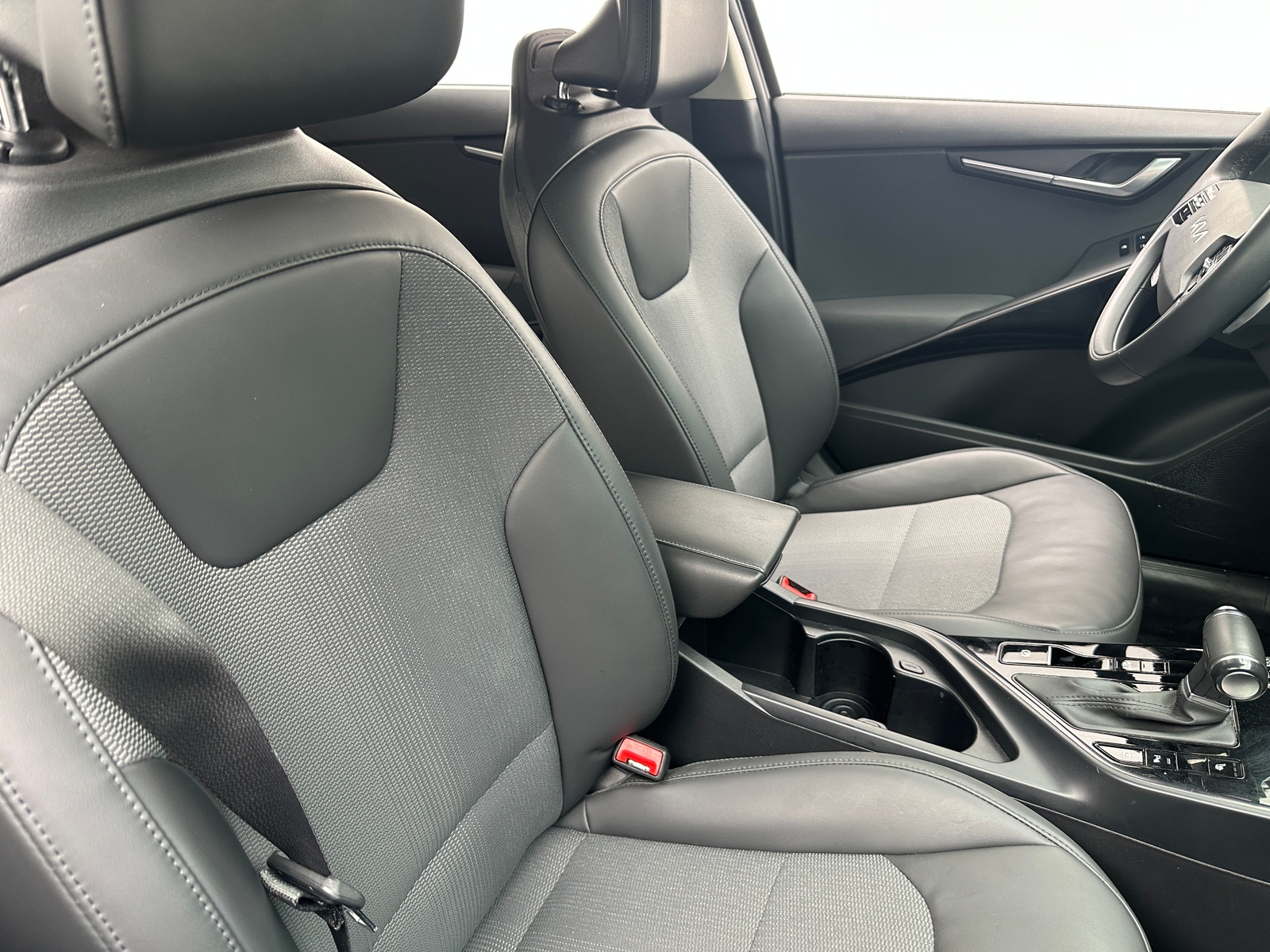 Thumbnail: 2023 Kia Niro - 2