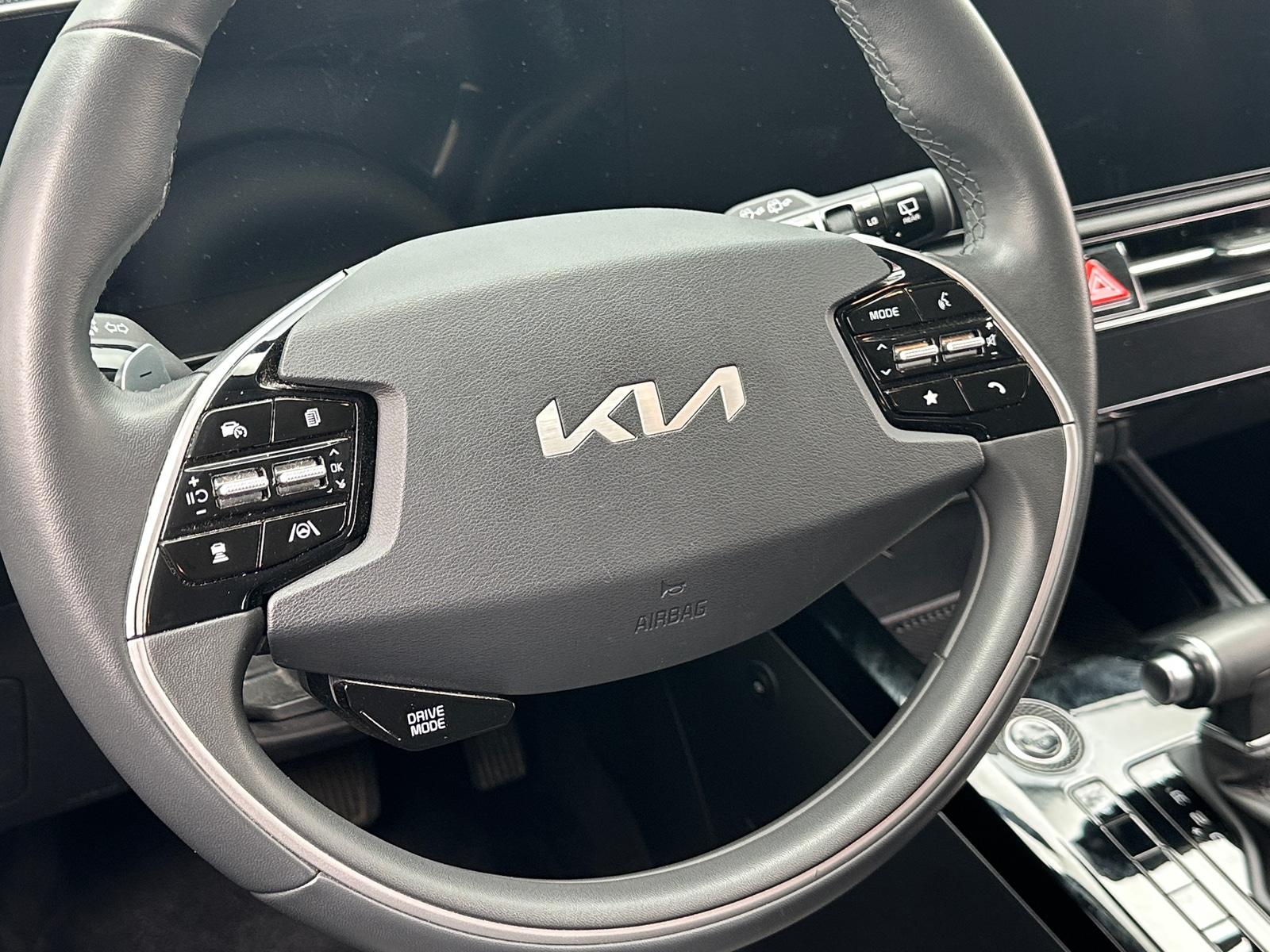 Thumbnail: 2023 Kia Niro - 5