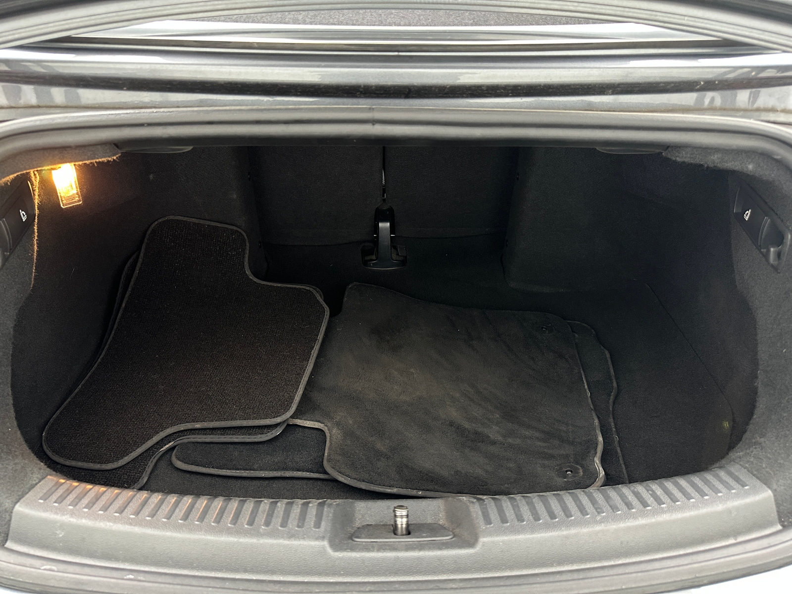 Thumbnail: 2013 Volkswagen Beetle - 6