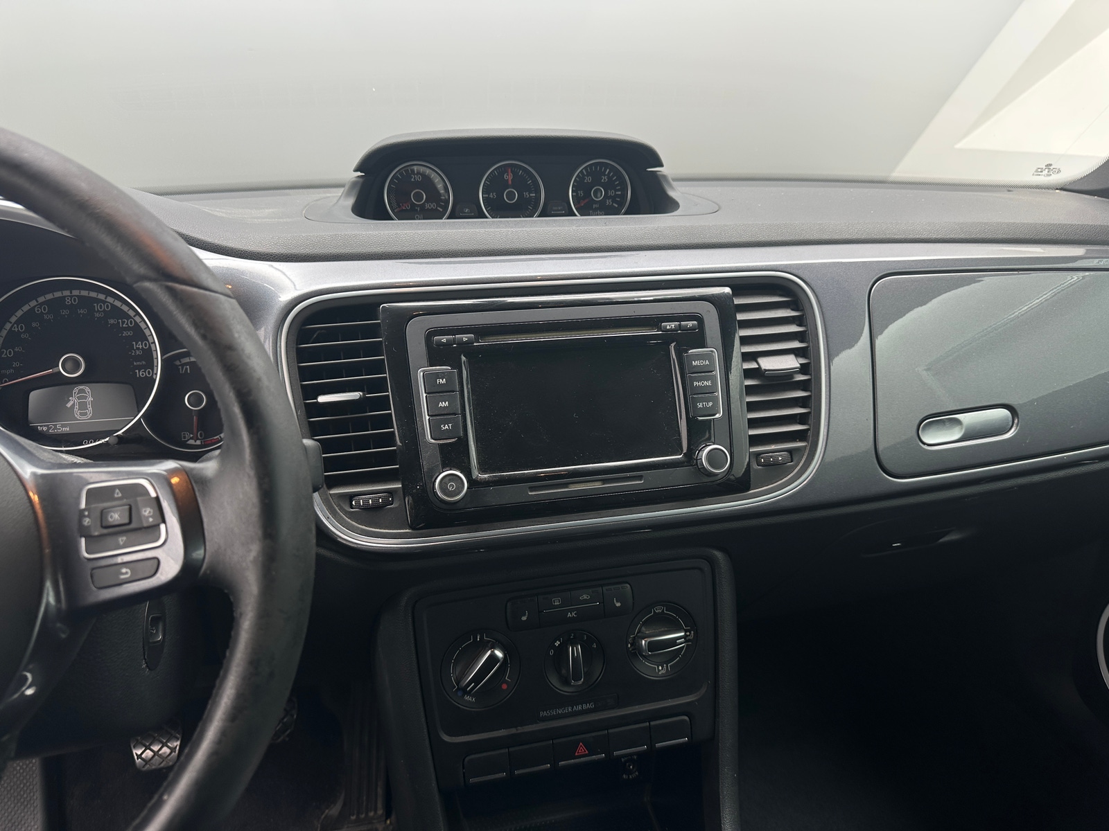Thumbnail: 2013 Volkswagen Beetle - 3