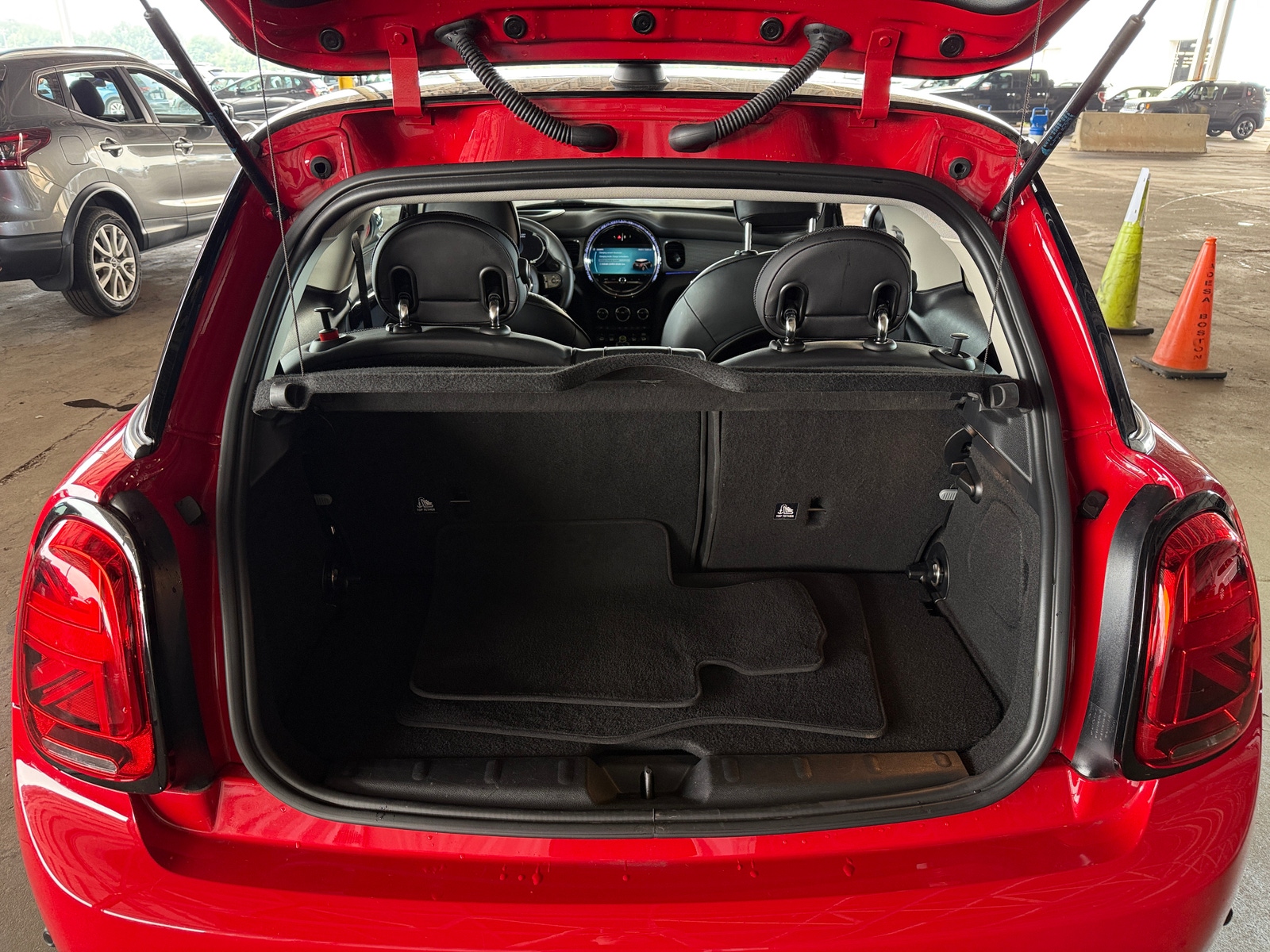 Thumbnail: 2023 MINI Cooper Hardtop - 6
