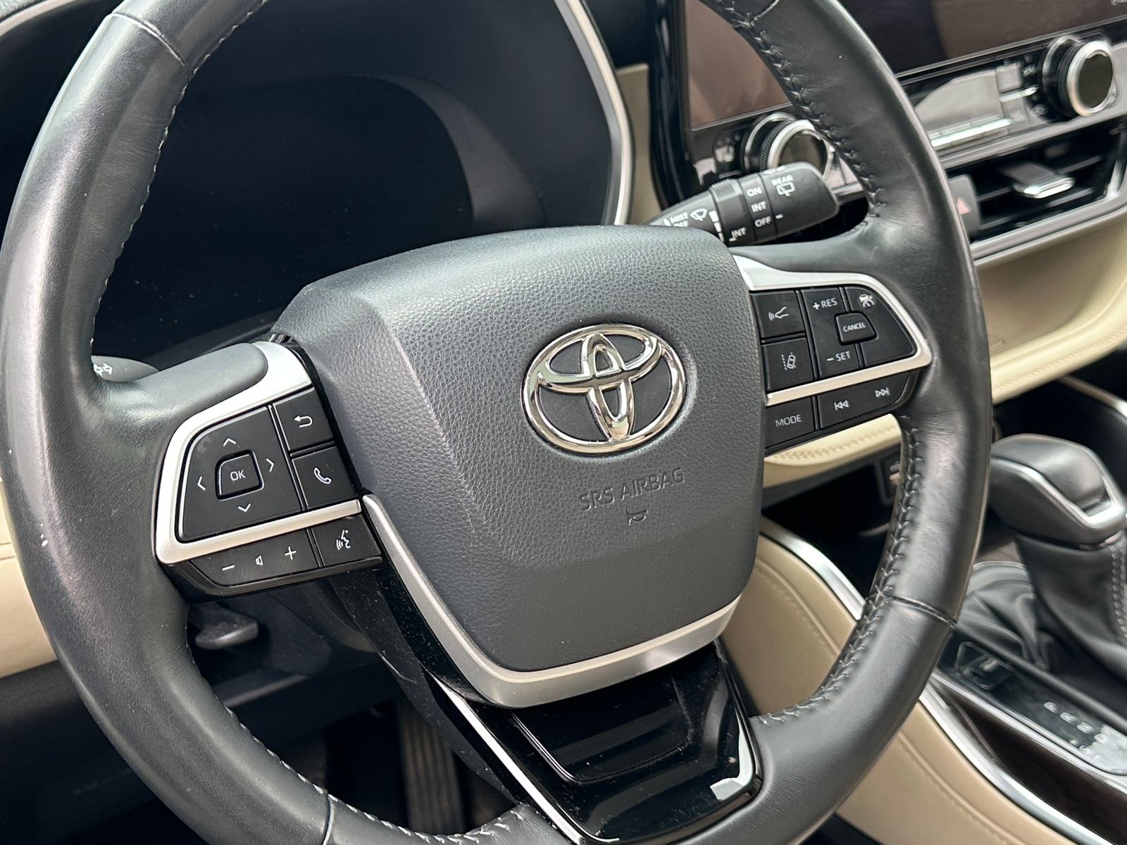Thumbnail: 2023 Toyota Highlander - 4