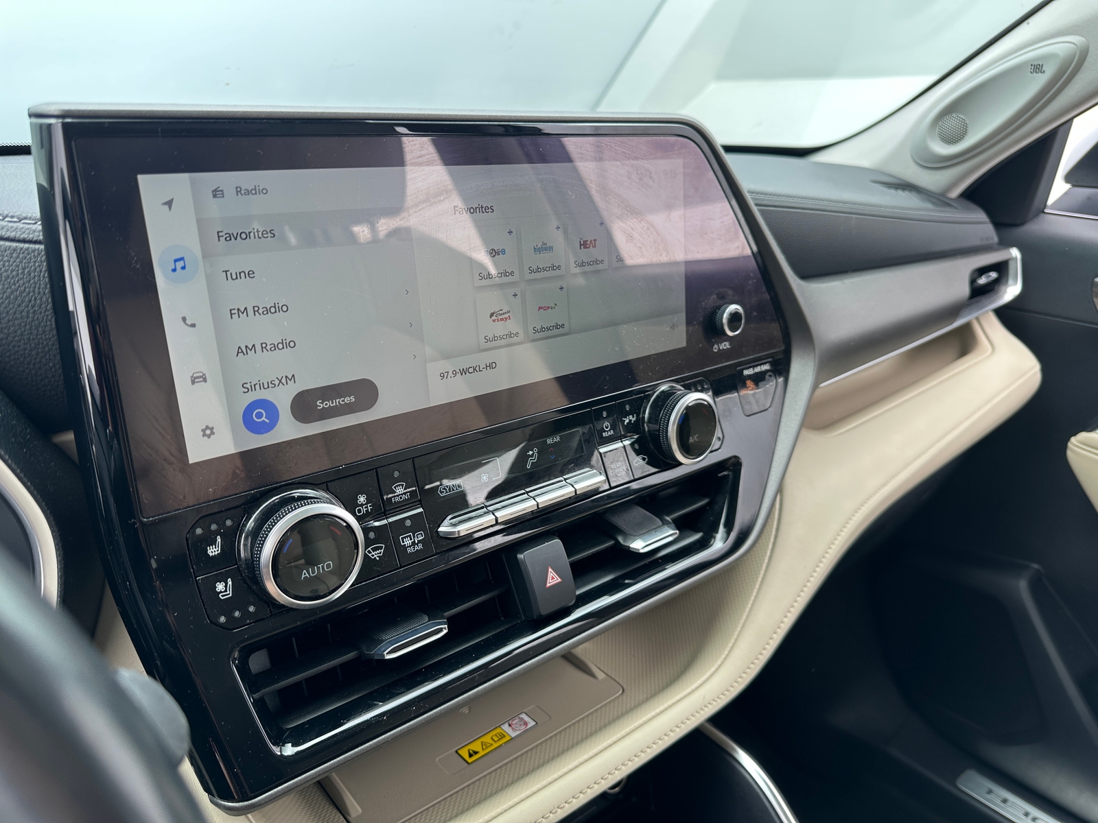 Thumbnail: 2023 Toyota Highlander - 3