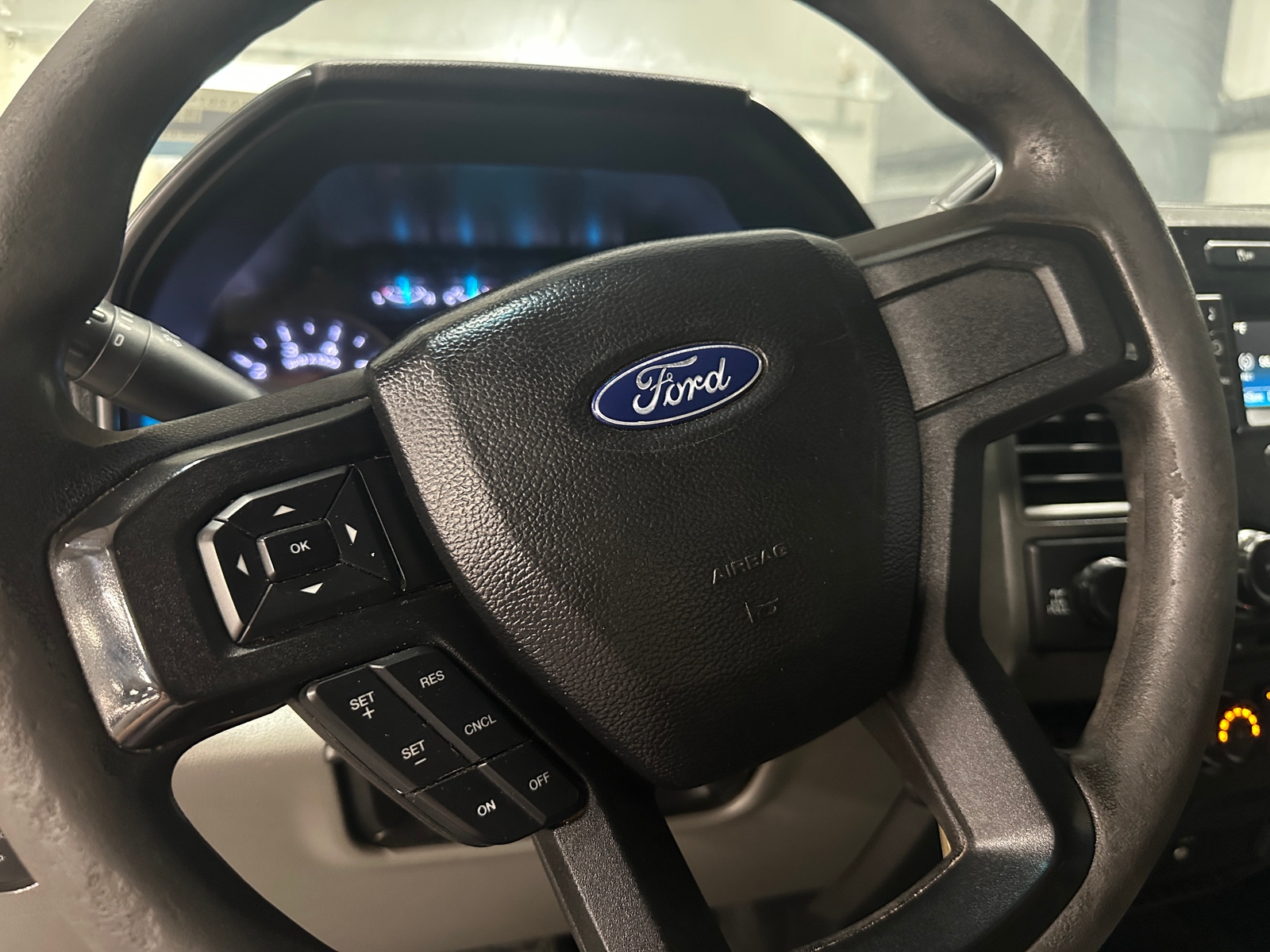 Thumbnail: 2018 Ford Econoline - 5
