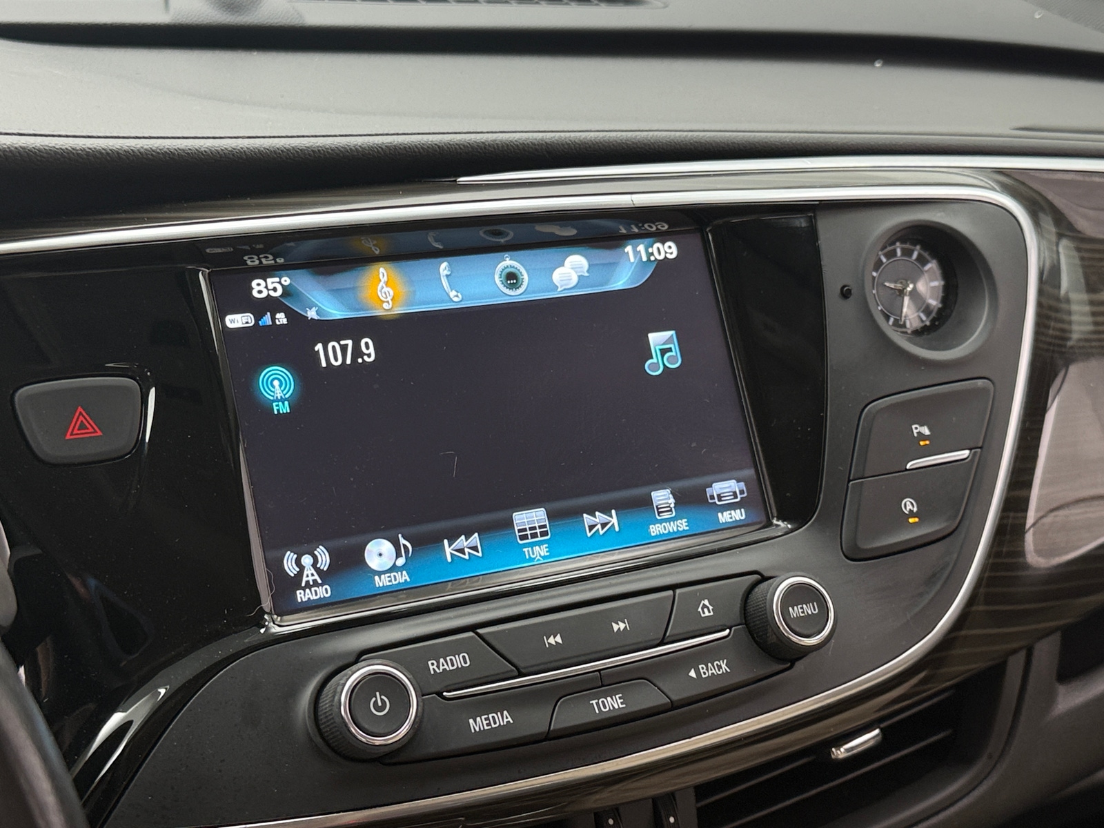Thumbnail: 2020 Buick Envision - 3