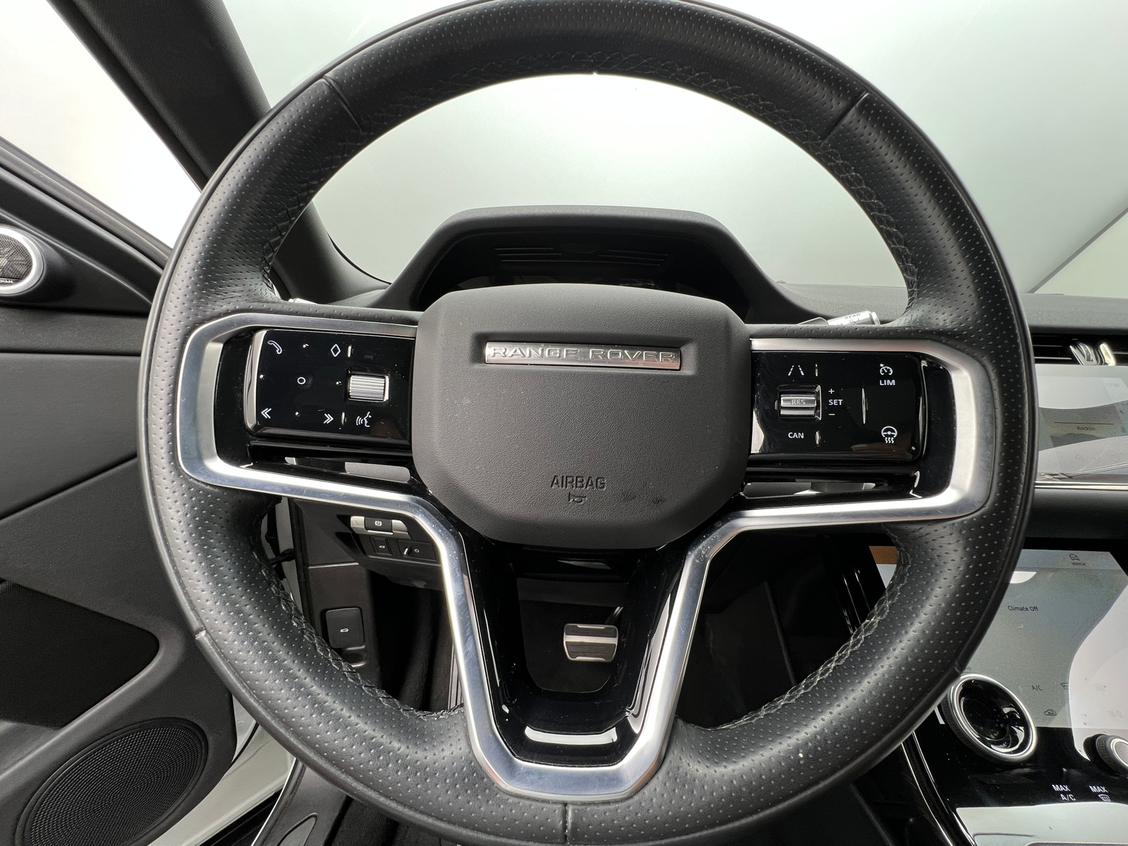 Thumbnail: 2022 Land Rover Range Rover Evoque - 4