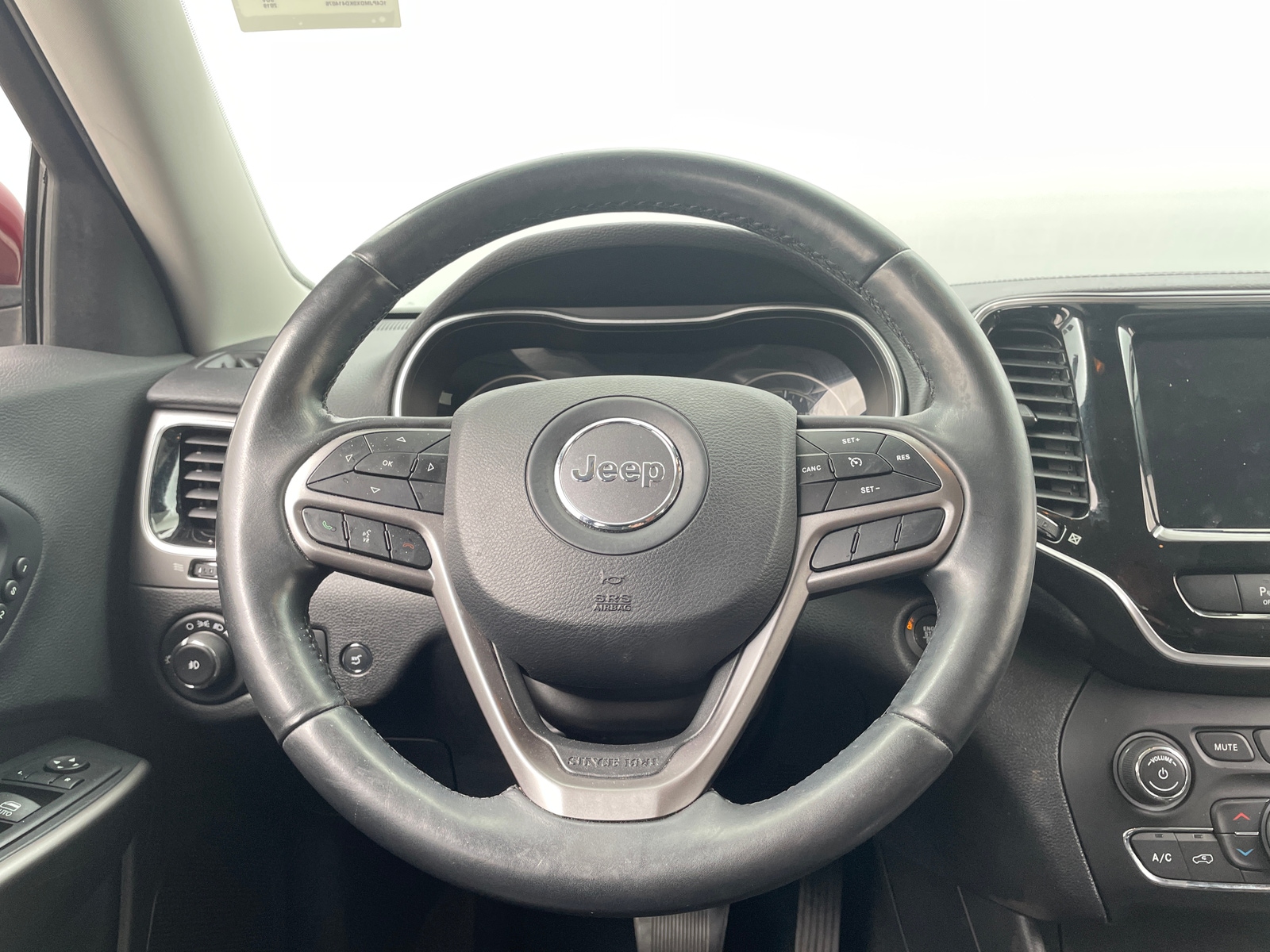 Thumbnail: 2019 Jeep Cherokee - 4
