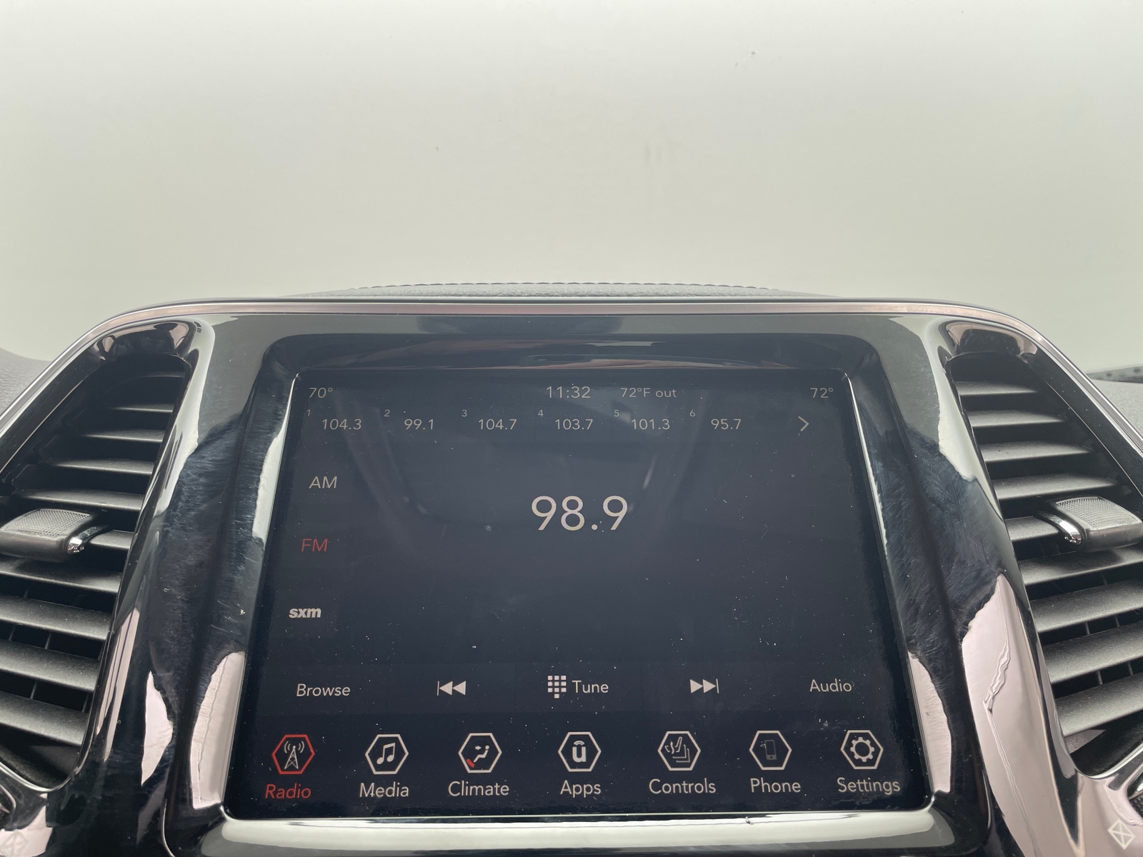 Thumbnail: 2019 Jeep Cherokee - 3