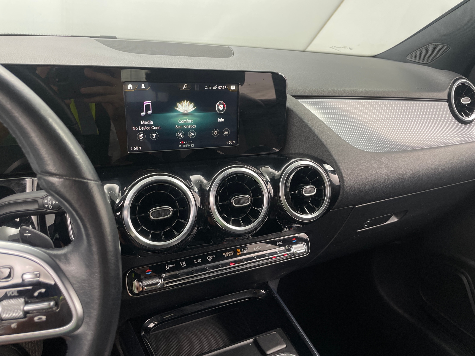 Thumbnail: 2021 Mercedes-Benz GLA - 3