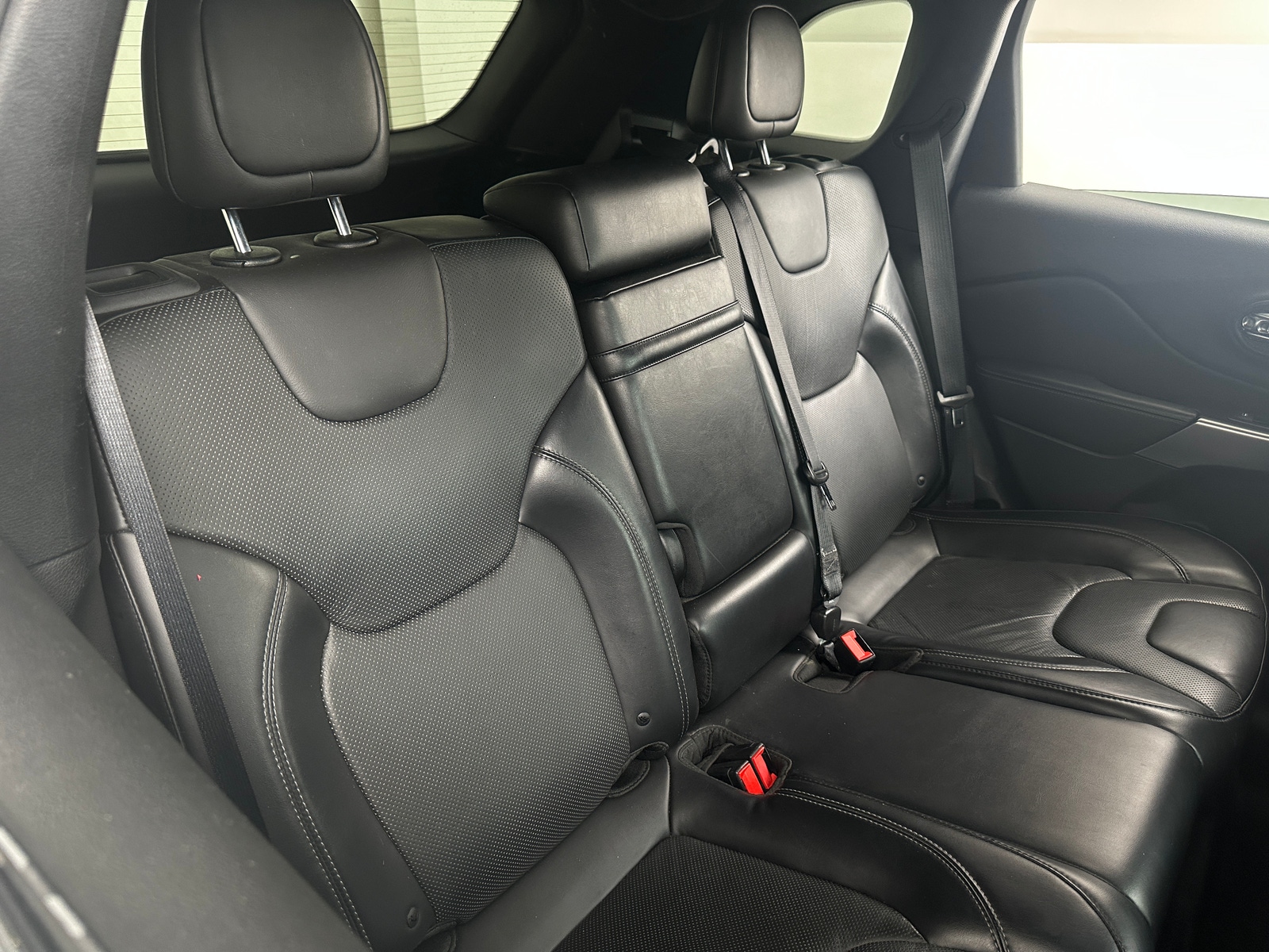 Thumbnail: 2019 Jeep Cherokee - 5