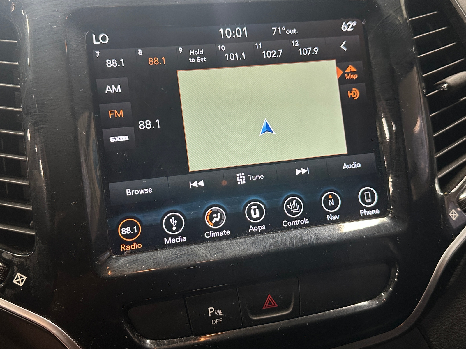Thumbnail: 2019 Jeep Cherokee - 3