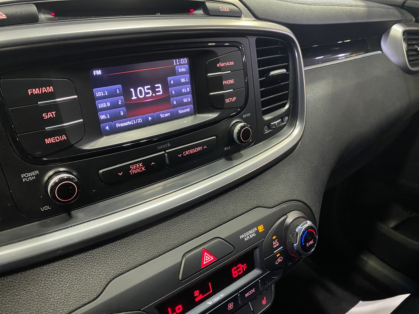 Thumbnail: 2016 Kia Sorento - 3