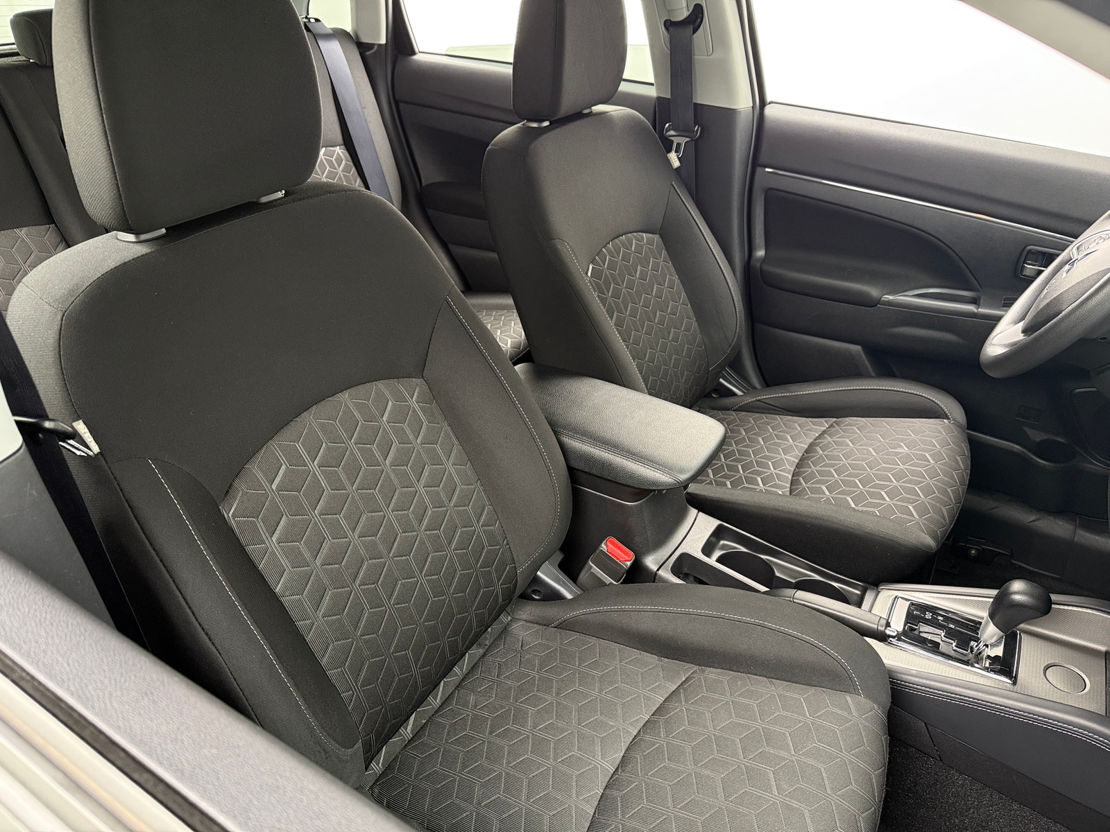 Thumbnail: 2022 Mitsubishi Outlander Sport - 2