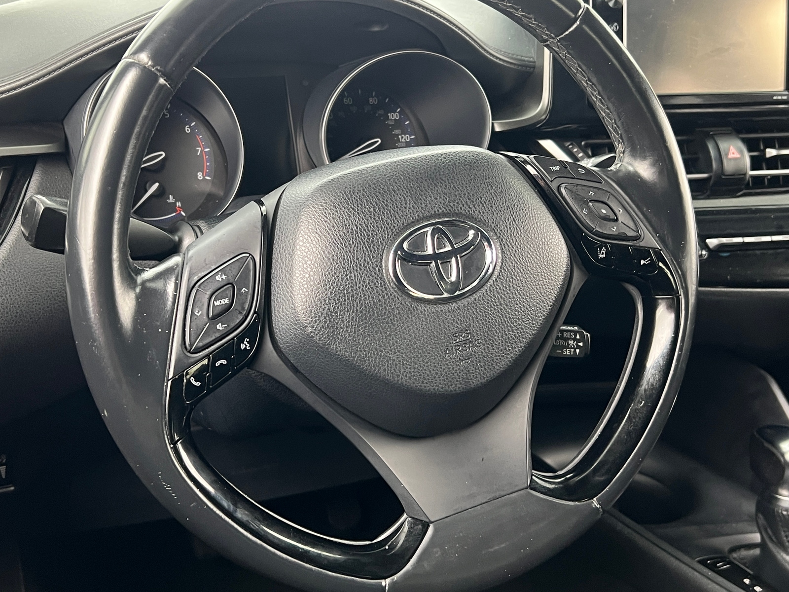 Thumbnail: 2018 Toyota C-HR - 5