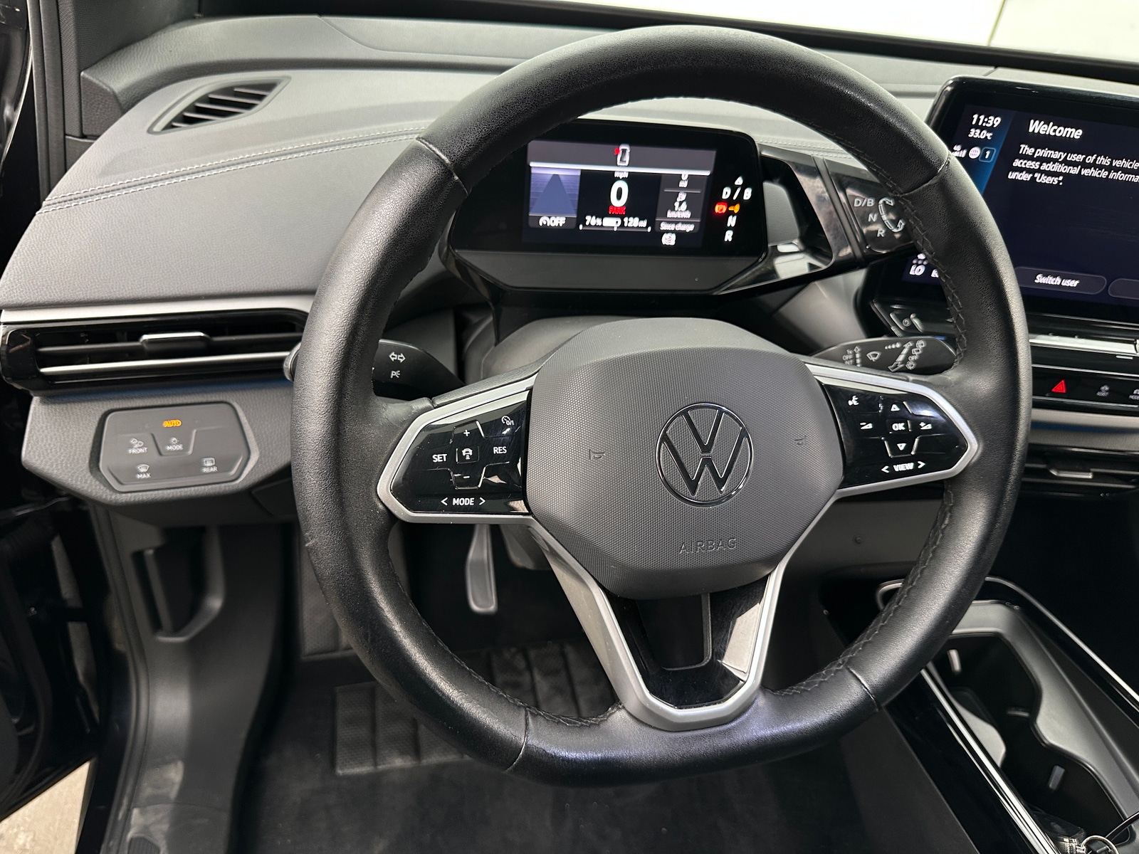 Thumbnail: 2023 Volkswagen ID.4 - 4