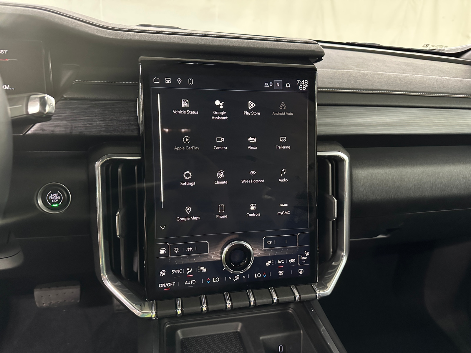 Thumbnail: 2025 GMC Acadia - 4