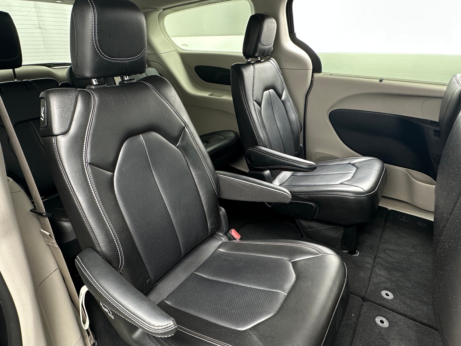 Thumbnail: 2023 Chrysler Pacifica - 5