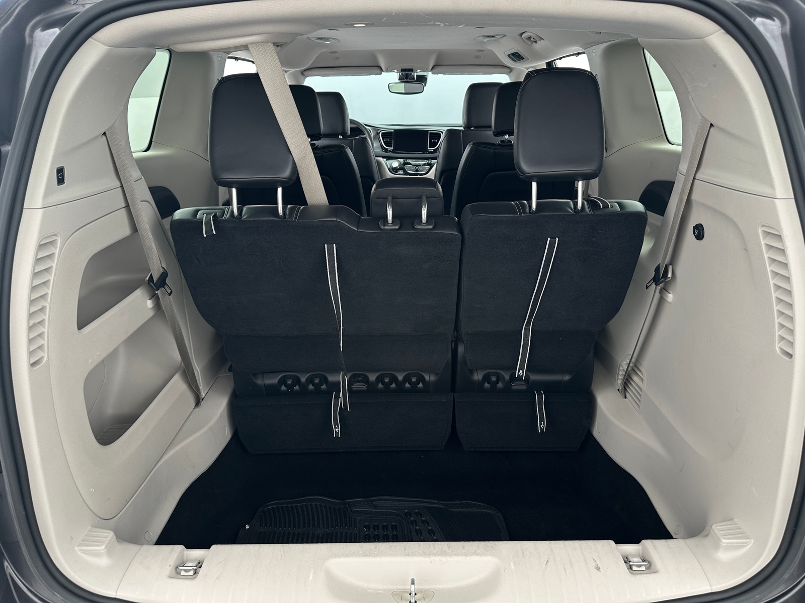 Thumbnail: 2023 Chrysler Pacifica - 6