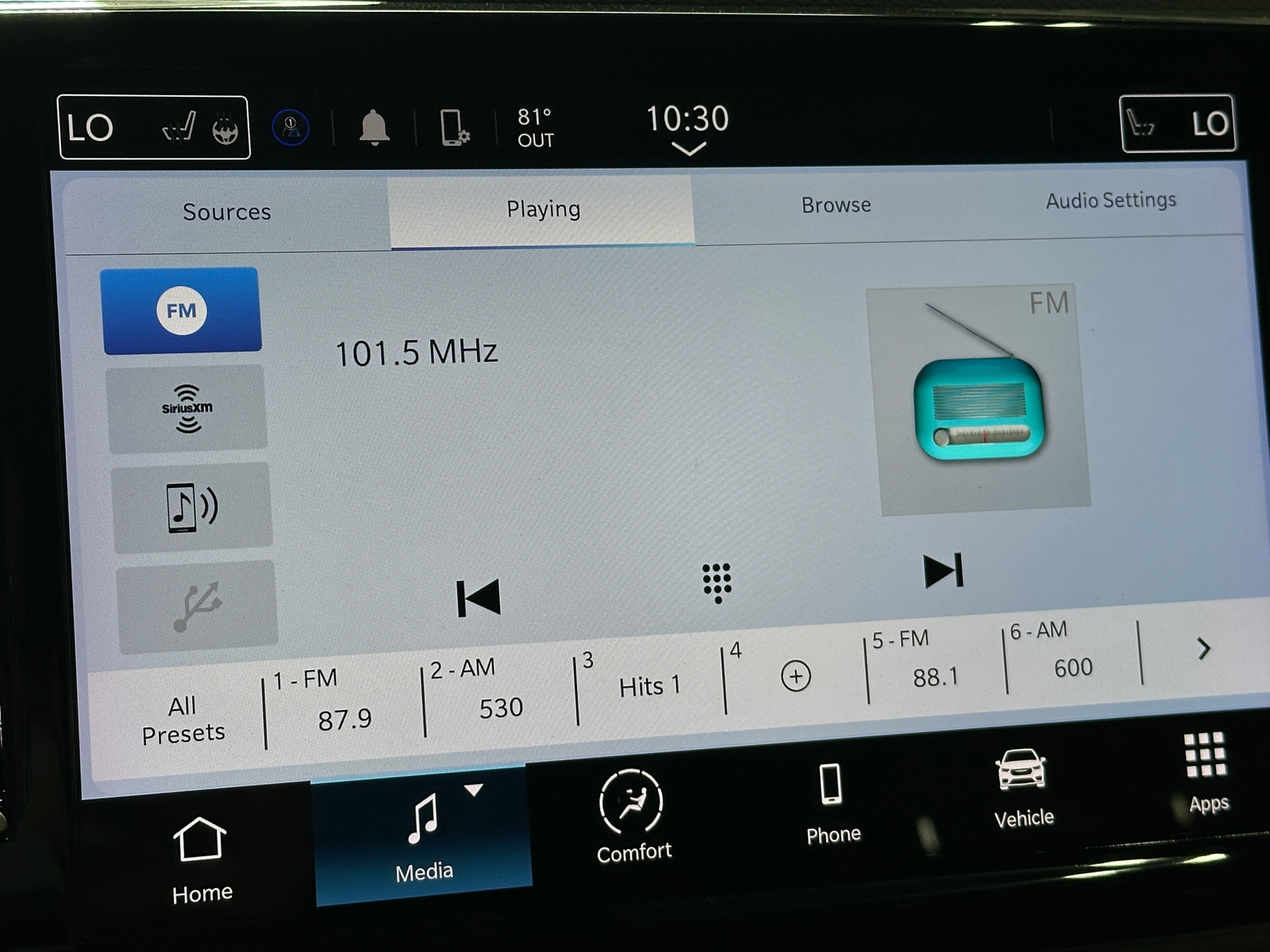 Thumbnail: 2023 Chrysler Pacifica - 3