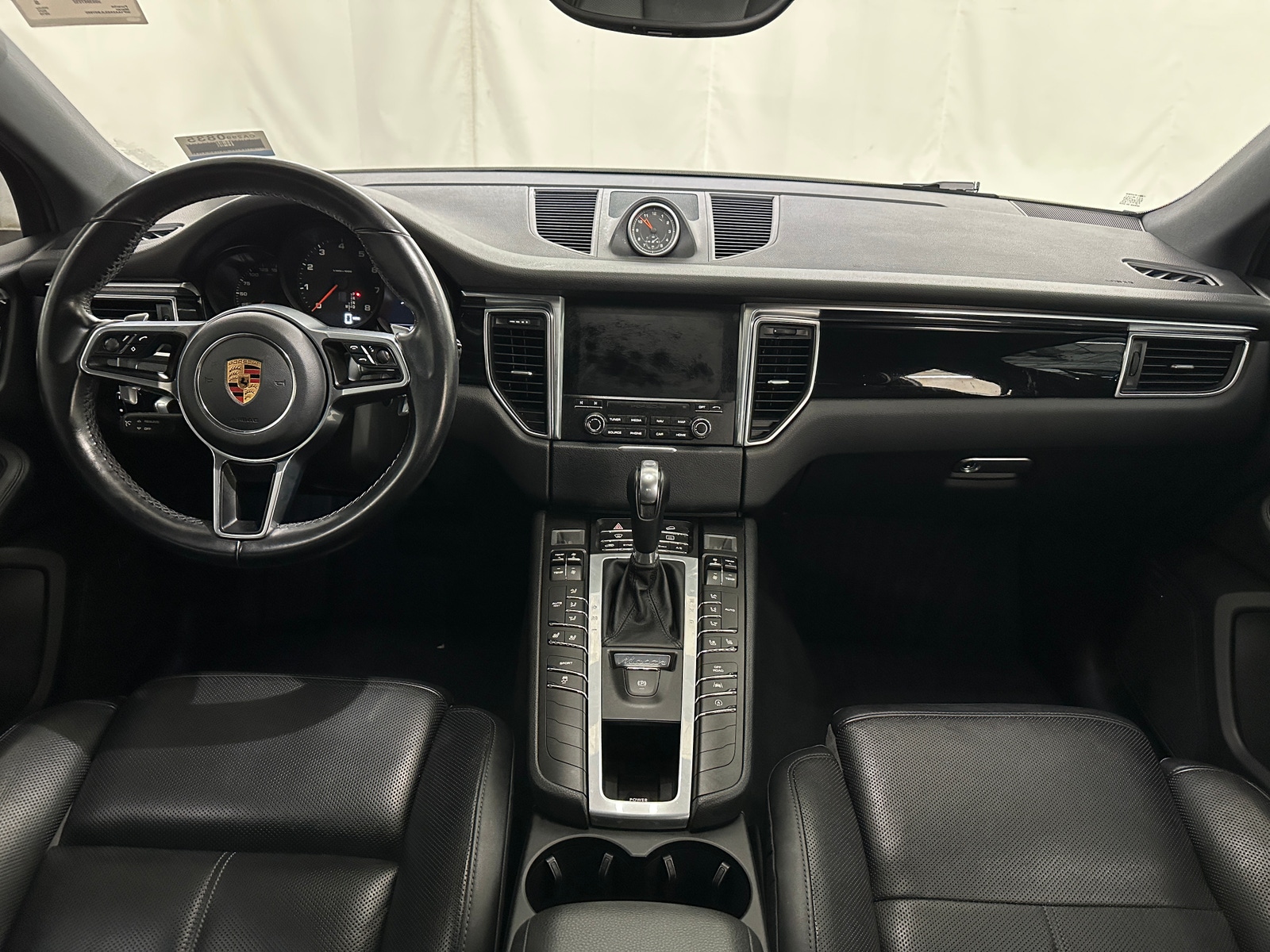 Thumbnail: 2018 Porsche Macan - 2