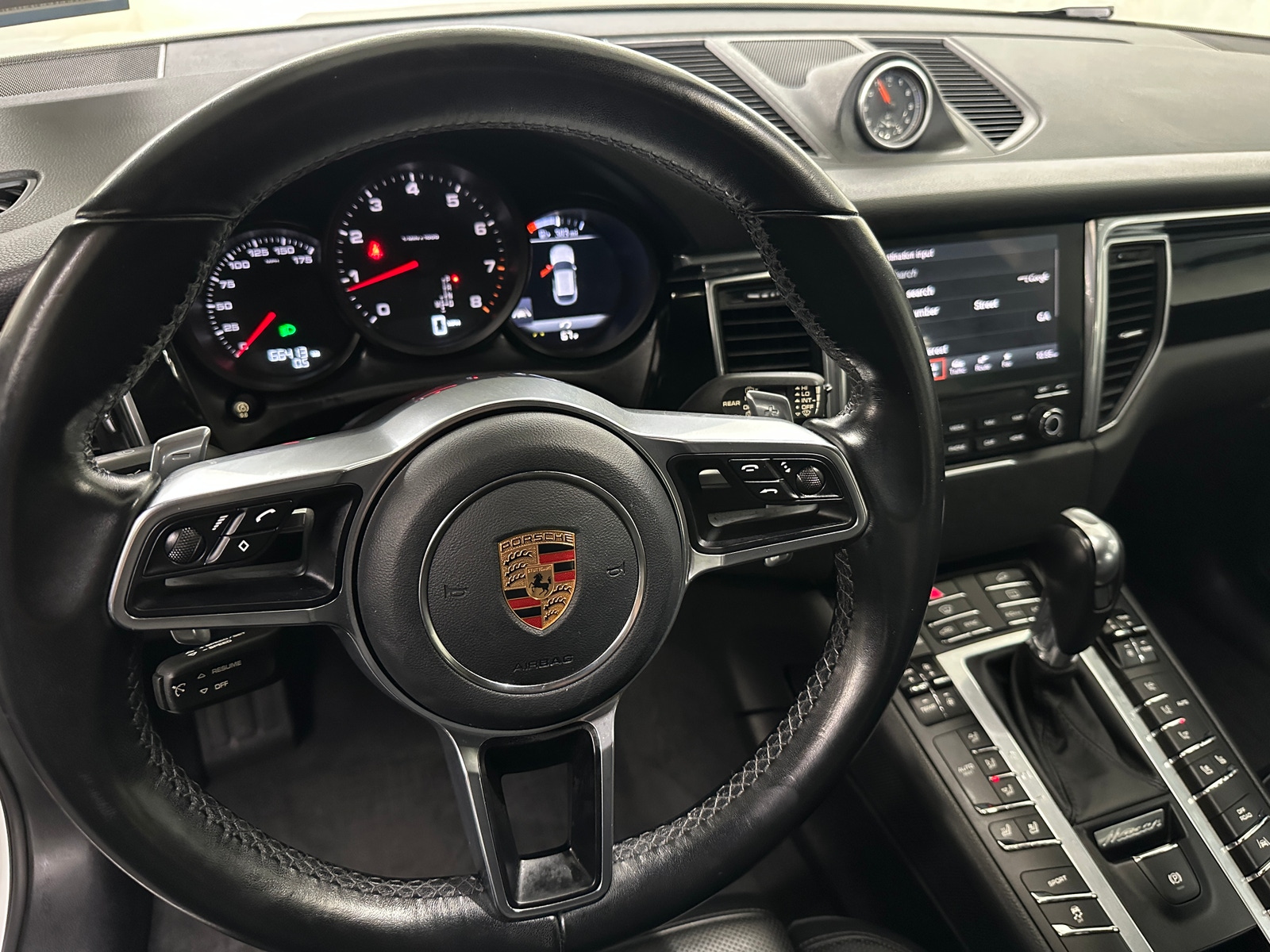 Thumbnail: 2018 Porsche Macan - 4