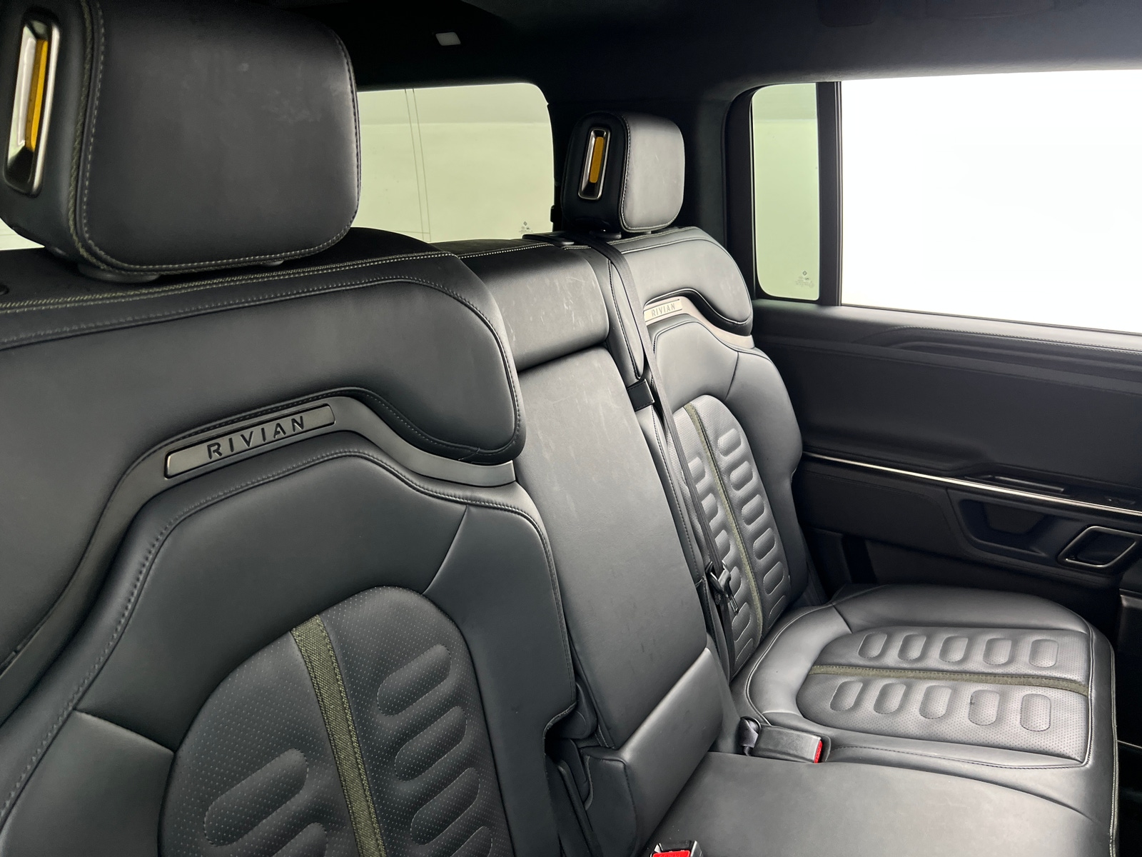 Thumbnail: 2023 Rivian R1S - 5