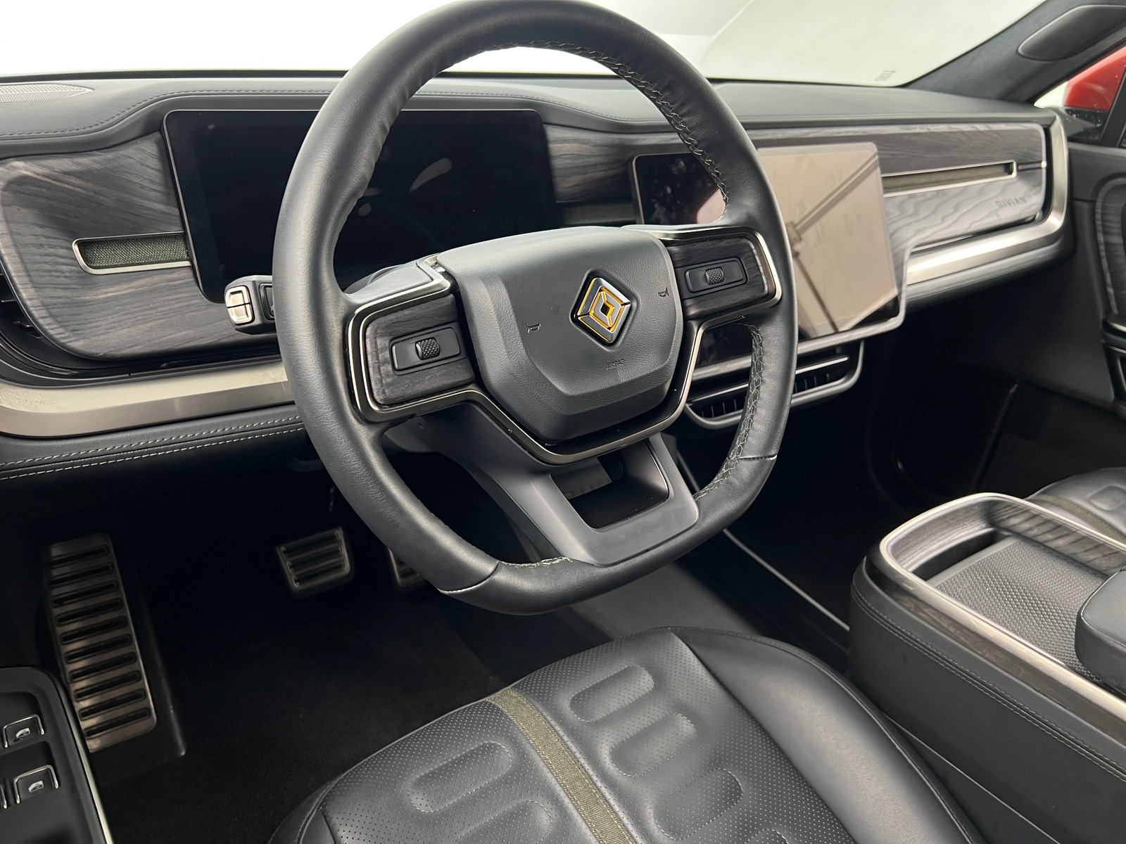 Thumbnail: 2023 Rivian R1S - 2