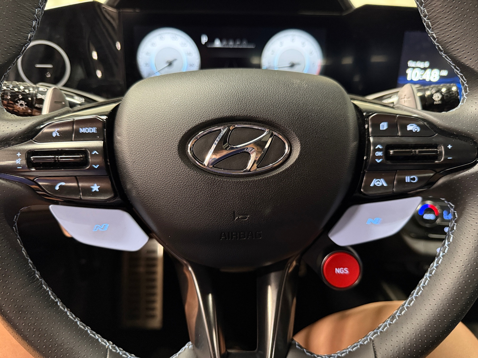 Thumbnail: 2022 Hyundai Elantra - 4