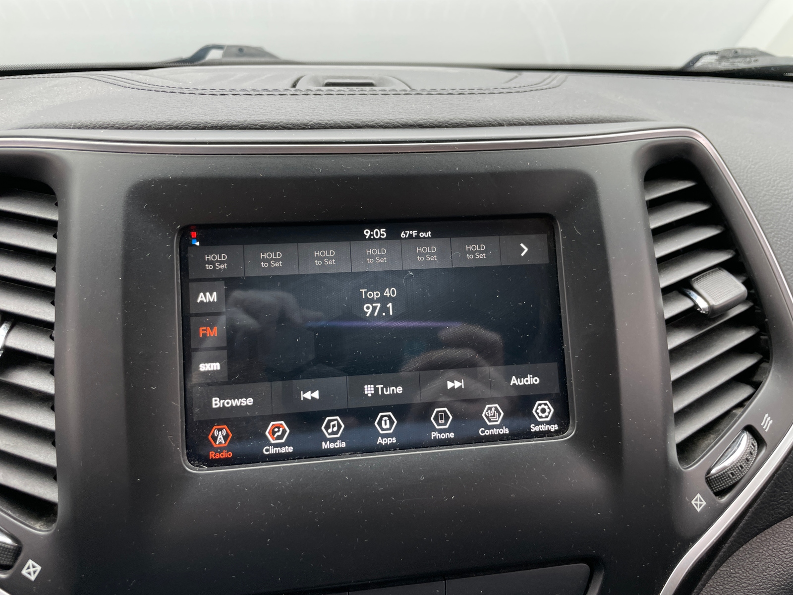 Thumbnail: 2019 Jeep Cherokee - 4