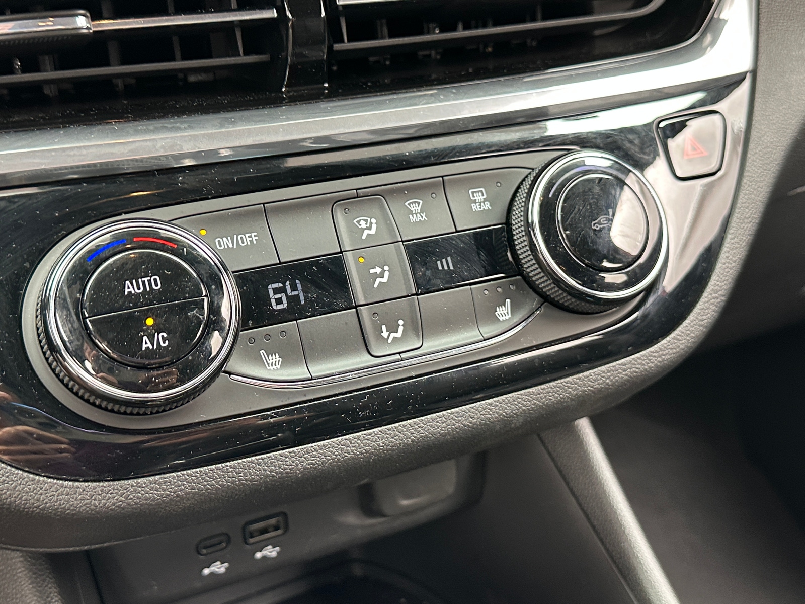 Thumbnail: 2024 Buick Envista - 3