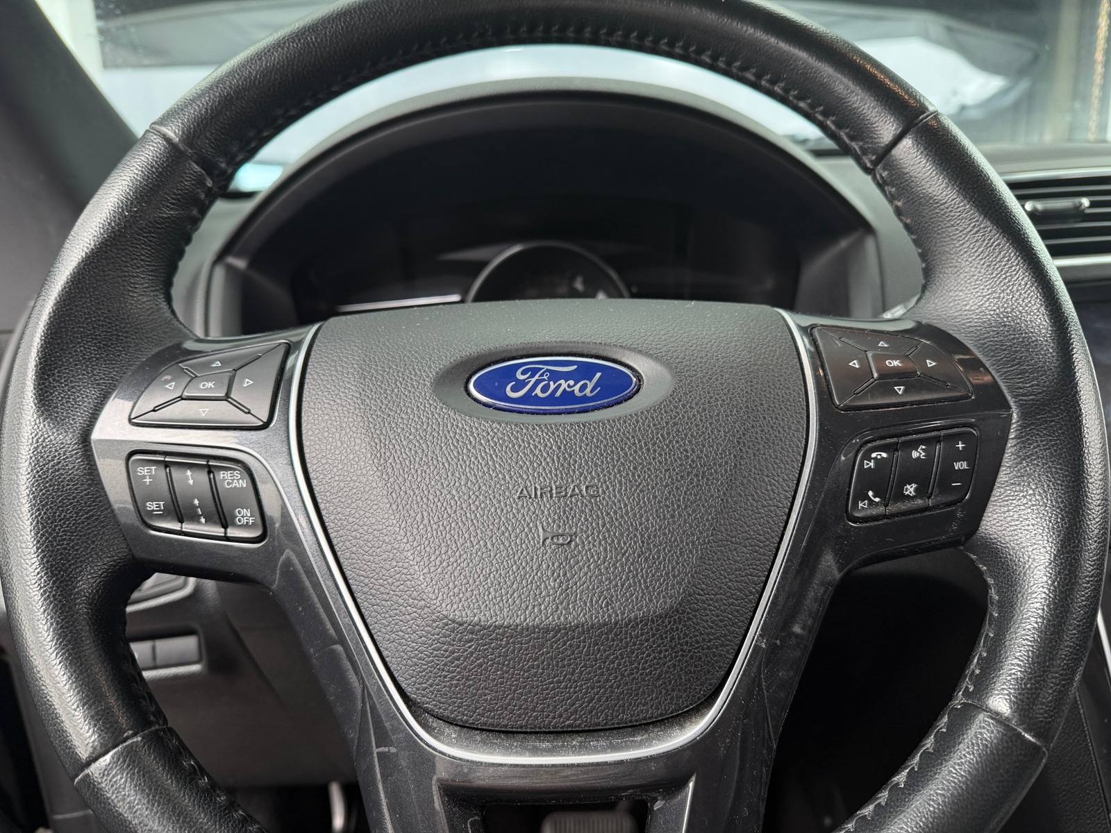 Thumbnail: 2019 Ford Explorer - 4