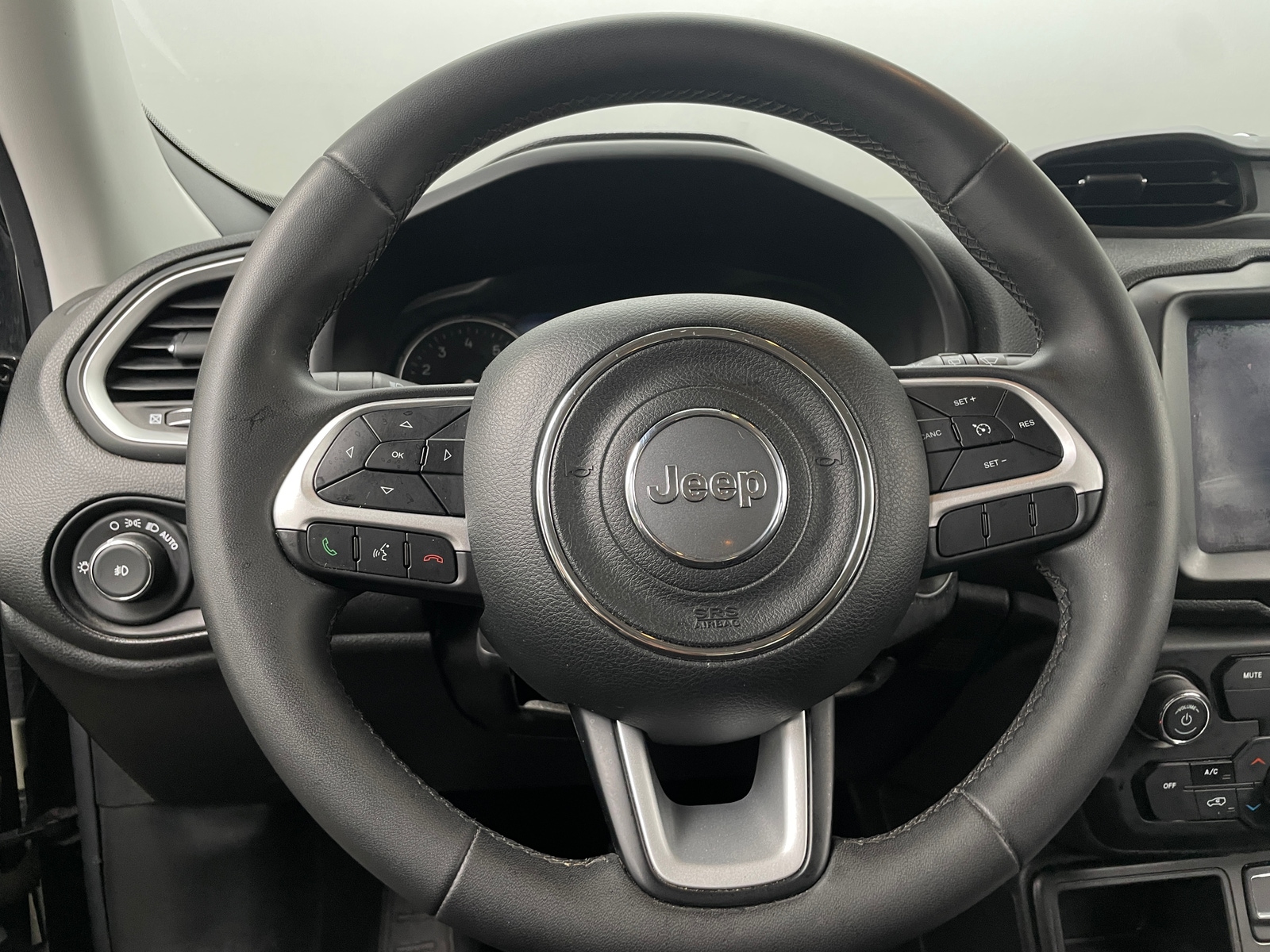 Thumbnail: 2019 Jeep Renegade - 5