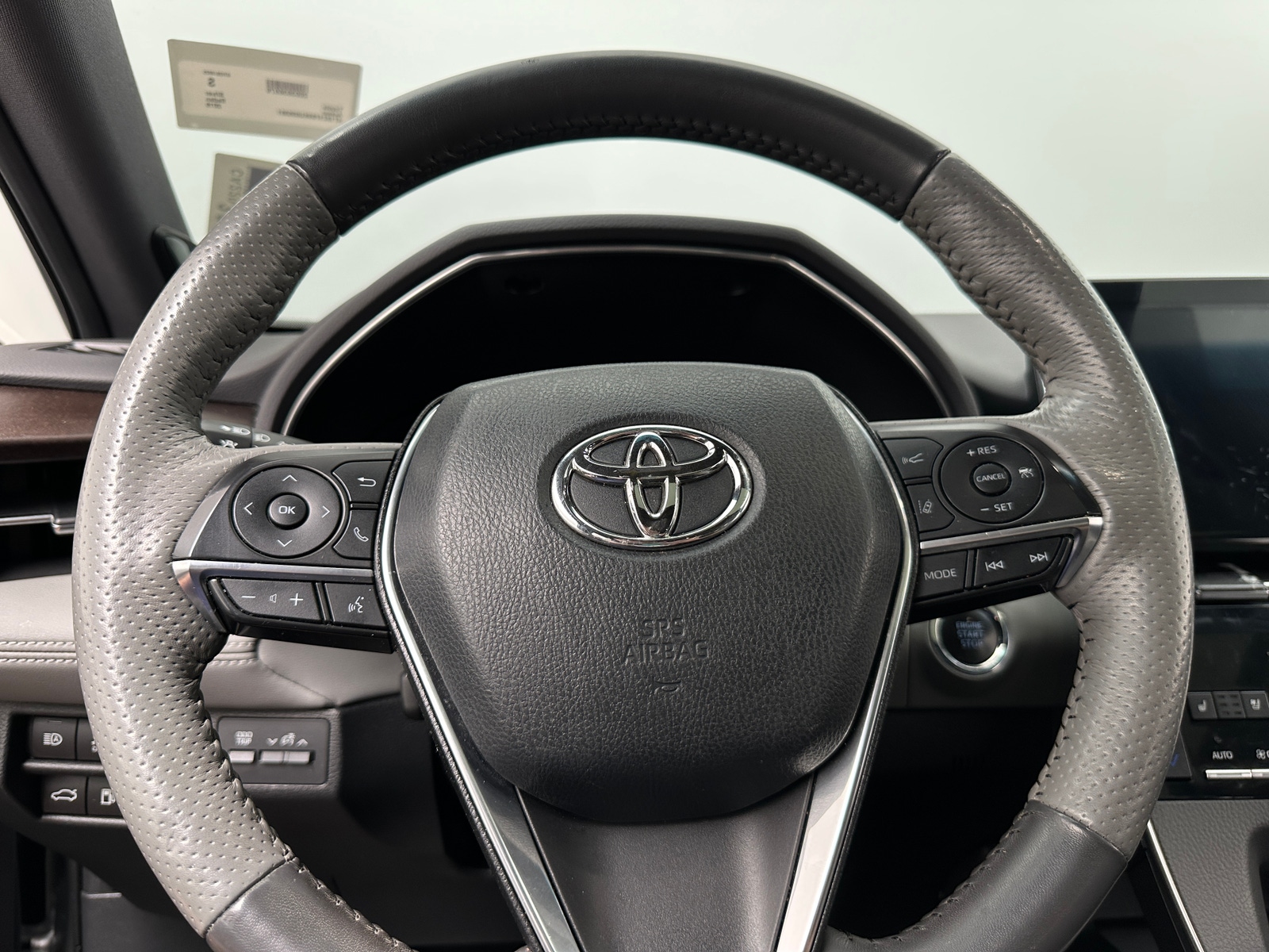 Thumbnail: 2019 Toyota Avalon - 4