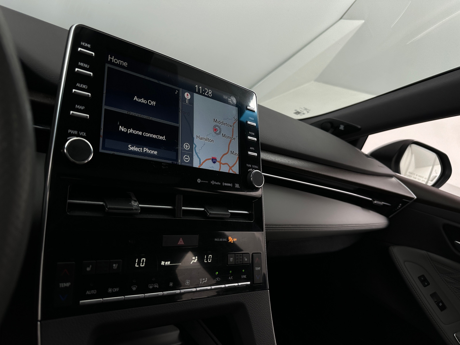 Thumbnail: 2019 Toyota Avalon - 3