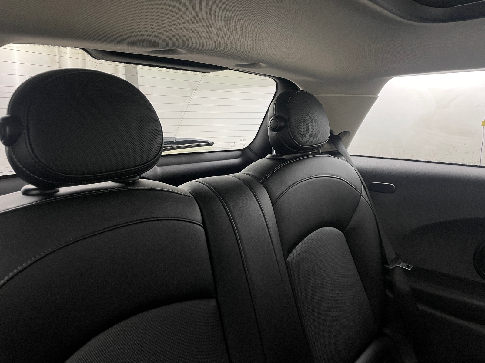 Thumbnail: 2017 MINI Cooper Hardtop - 4